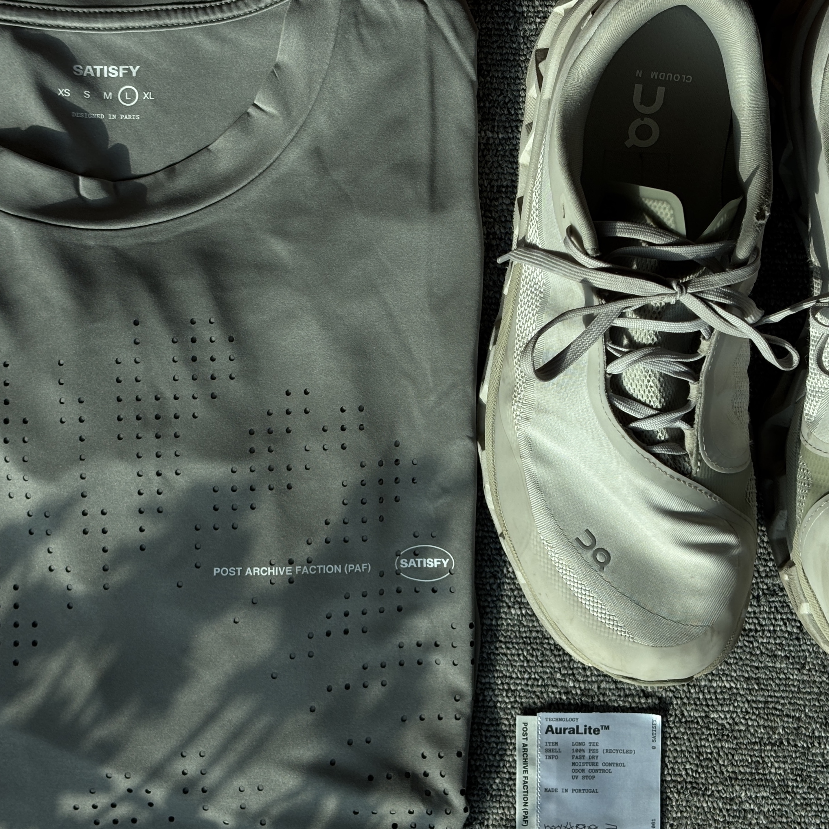On Running x Post Archive Faction (Paf) Cloudmonster 2 Moondust Chalk, Satisfy x Post Archive Faction (Paf) Auralite Long T-Shirt Grey 착용 스타일