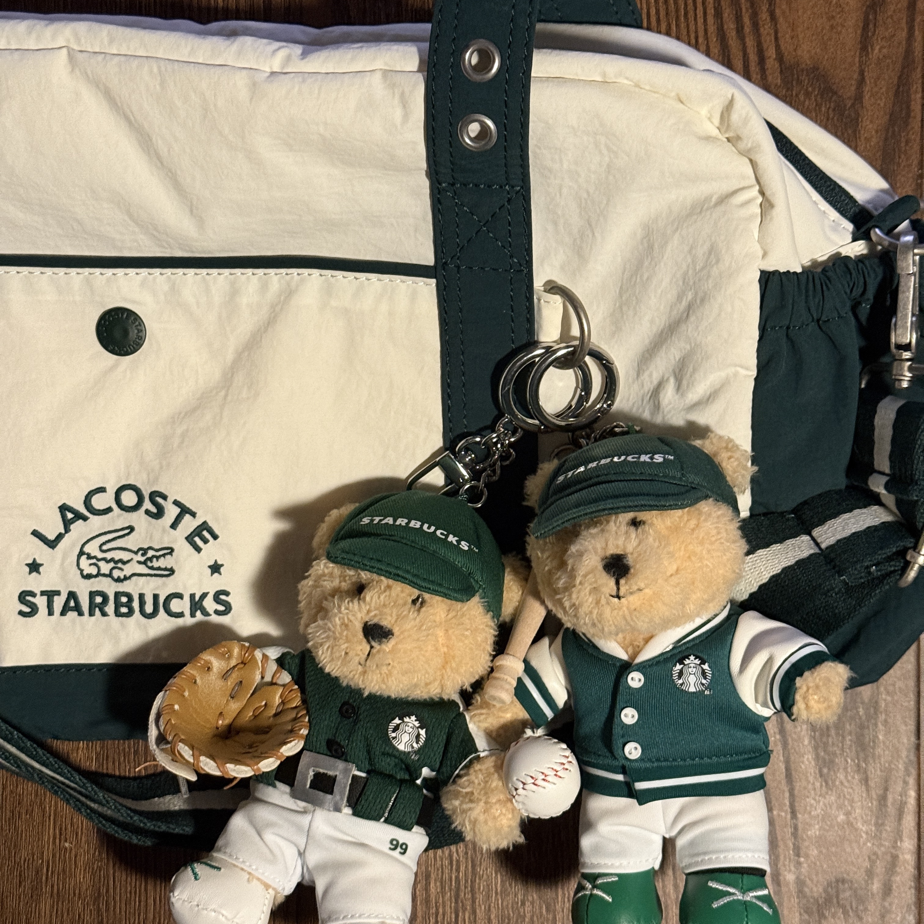 Starbucks Baseball Bearista Keychain, Starbucks Baseball Bearista Keychain Batter 착용 스타일 - 1