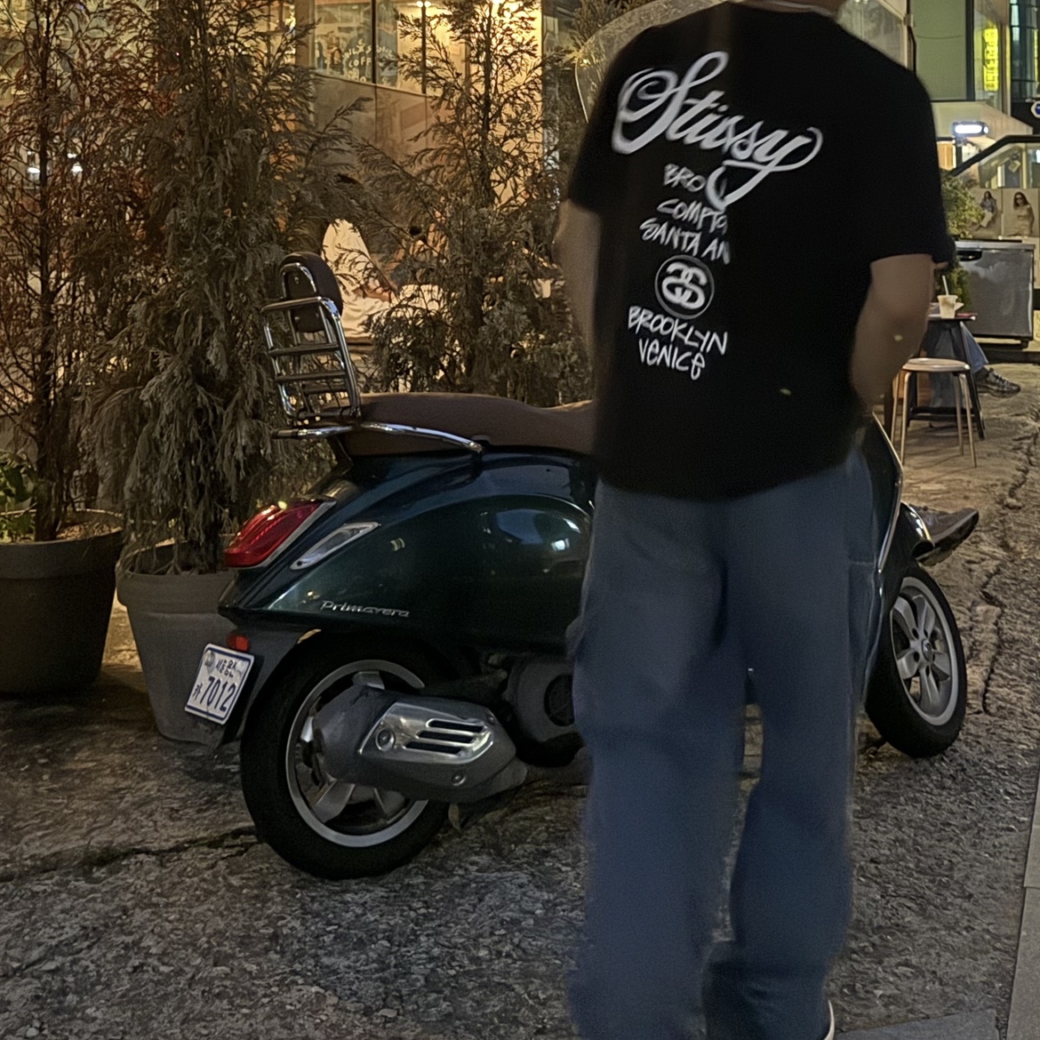 Stussy World Tour T-Shirt Black 2023, Stussy World Tour T-Shirt Black 2024,2025 착용 스타일 - 2