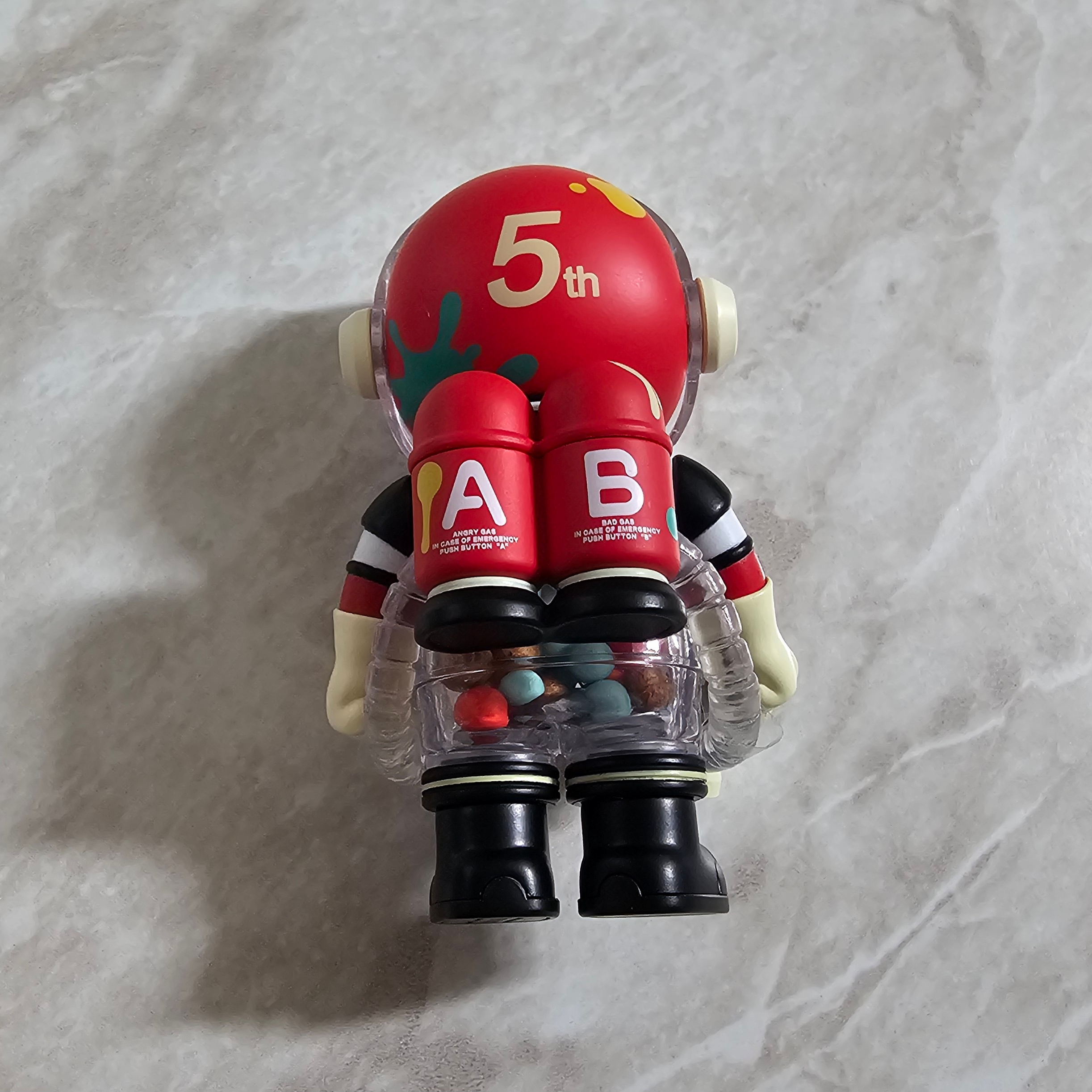 Pop Mart Mega Space Molly Series 3 Graffiti (Opened Case) 착용 스타일 - 2