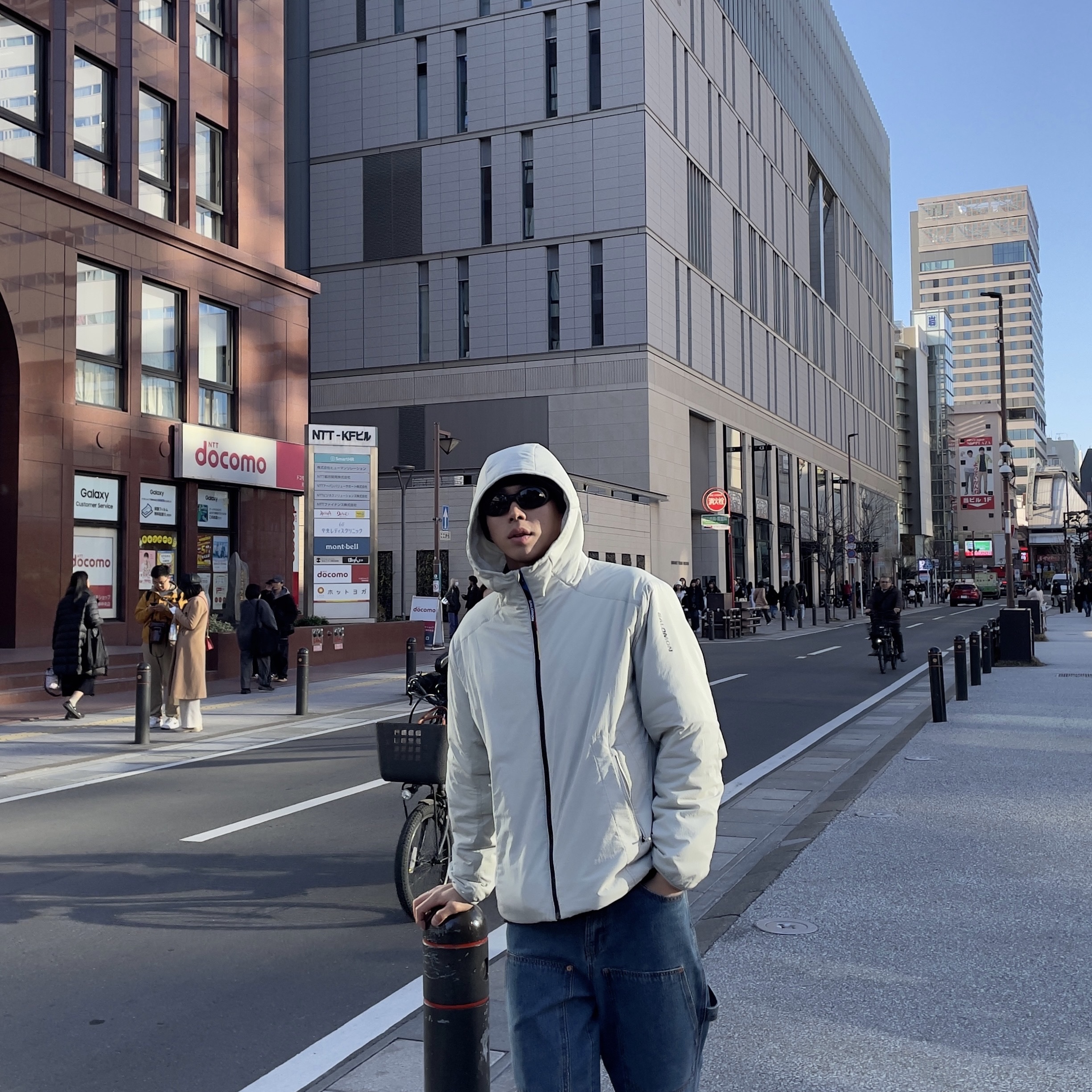 Oakley Eye Jacket Redux Matte Black Frame Prizm Grey Lenses High Bridge Fit, Salomon Modisay Jacket Light Grey 착용 스타일 - 2