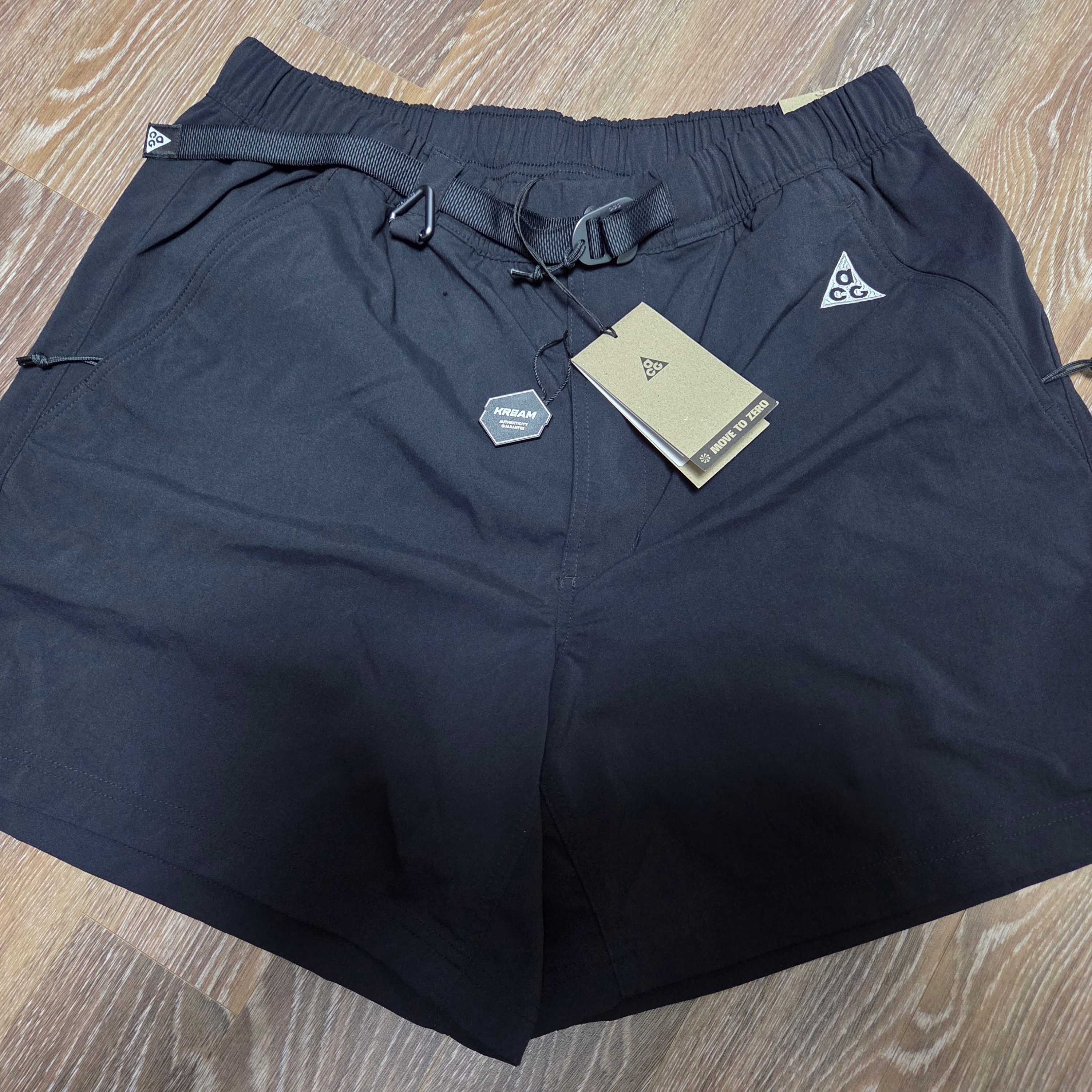 Nike ACG Hiking Shorts Black - Asia, Hoka Bondi 7 Black - Wide 착용 스타일 - 2