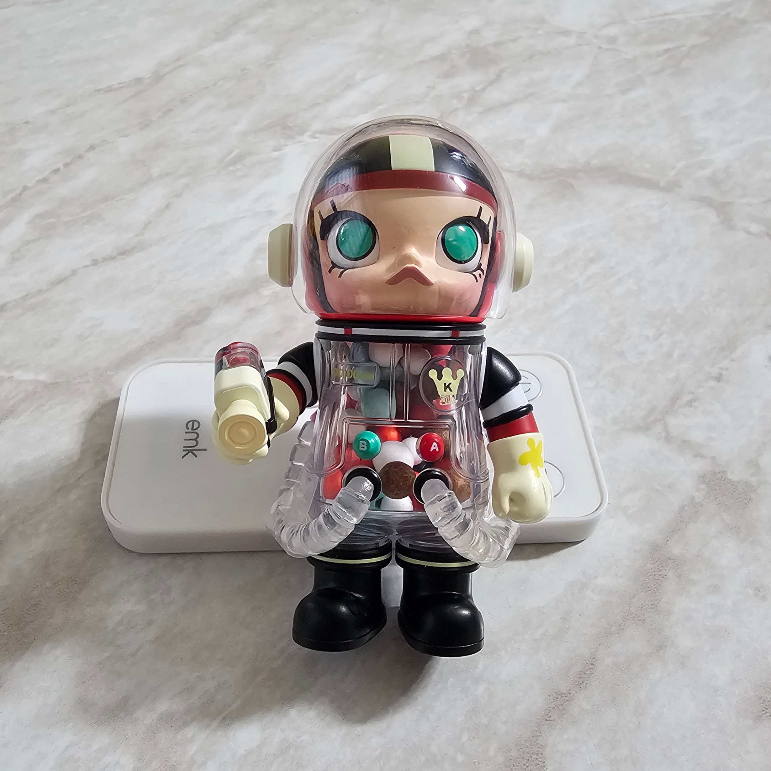 Pop Mart Mega Space Molly Series 3 Graffiti (Opened Case) 착용 스타일 - 1