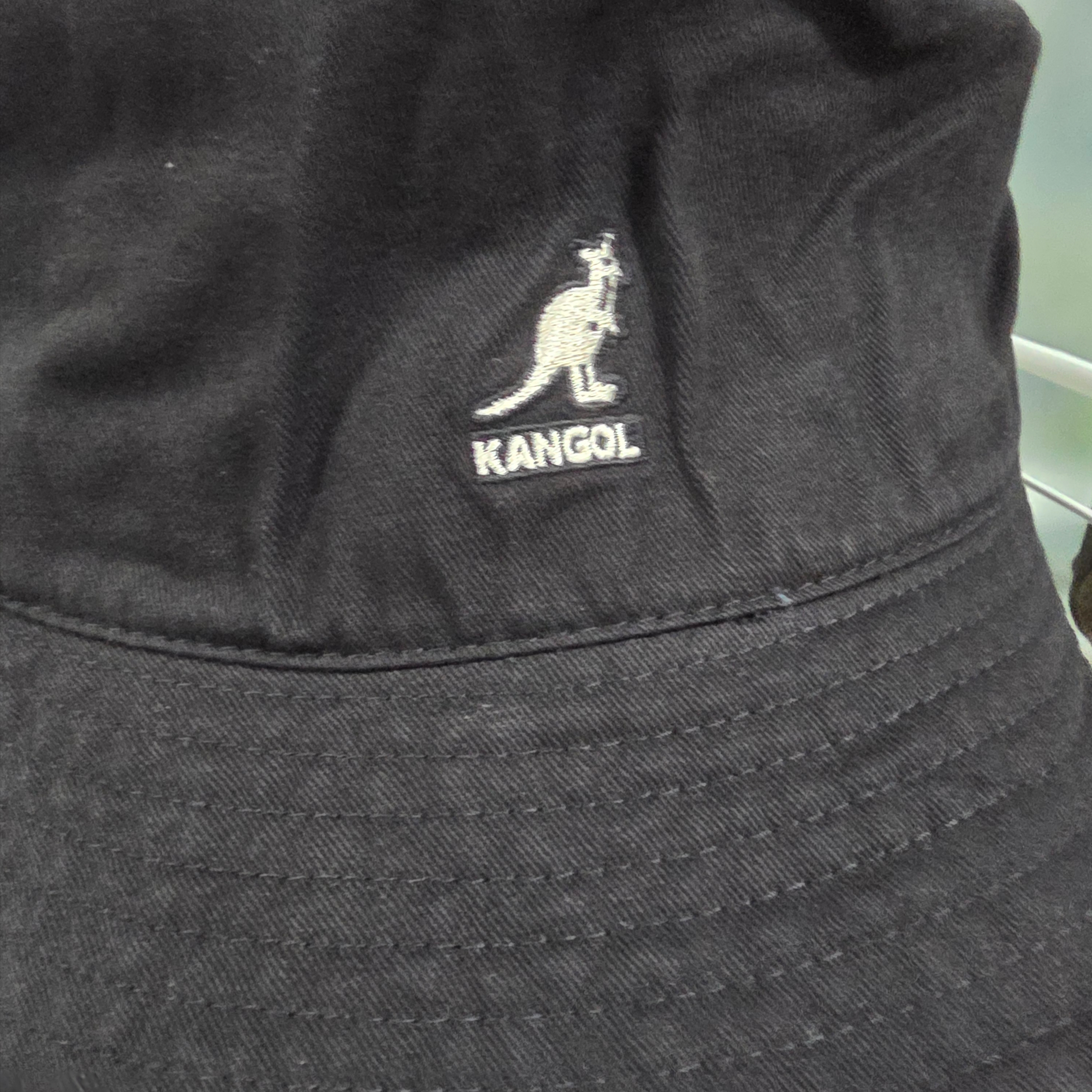 Kangol Washed Bucket Hat Black 착용 스타일