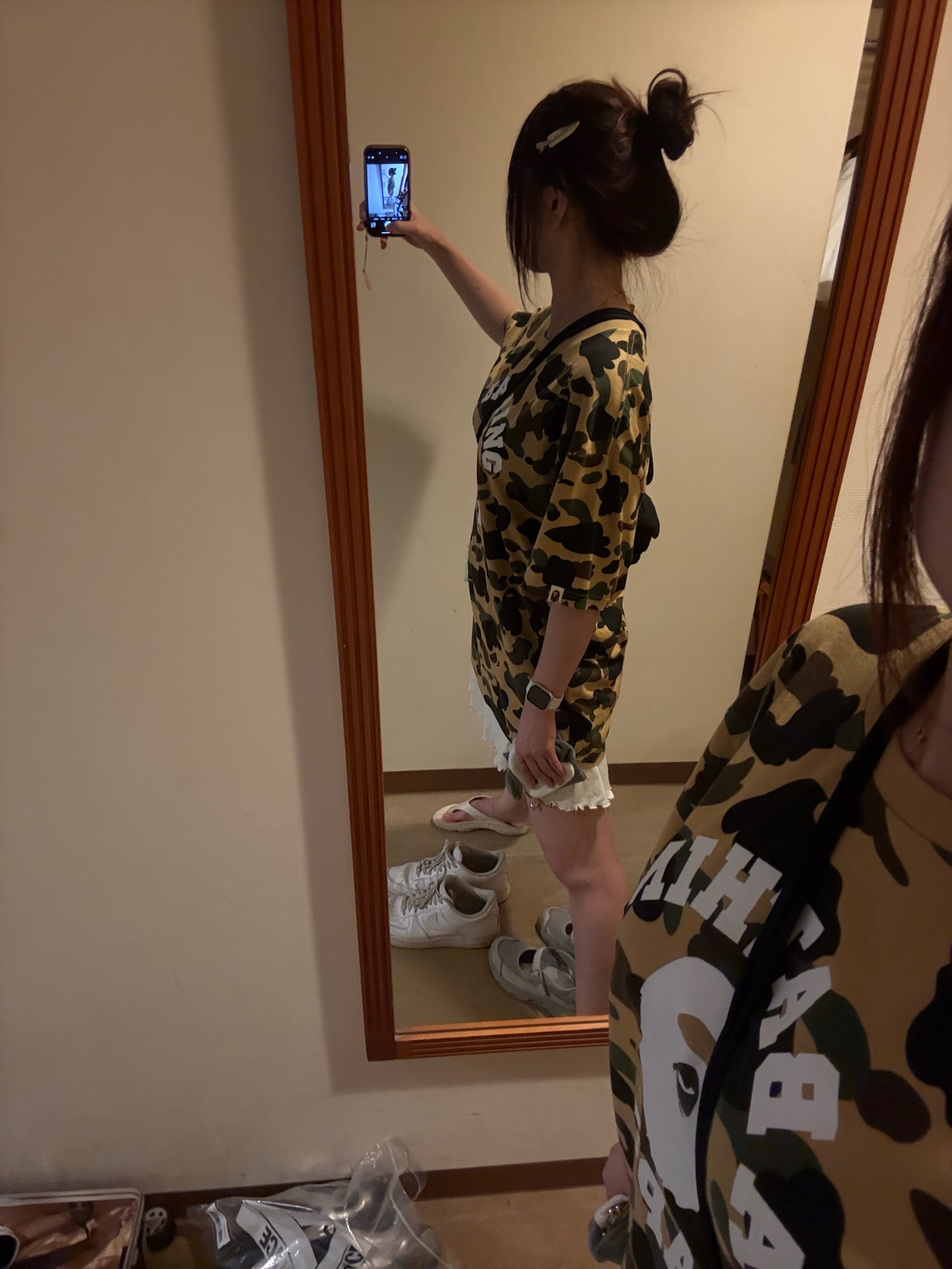 BAPE 1st Camo College T-Shirt Yellow 착용 스타일