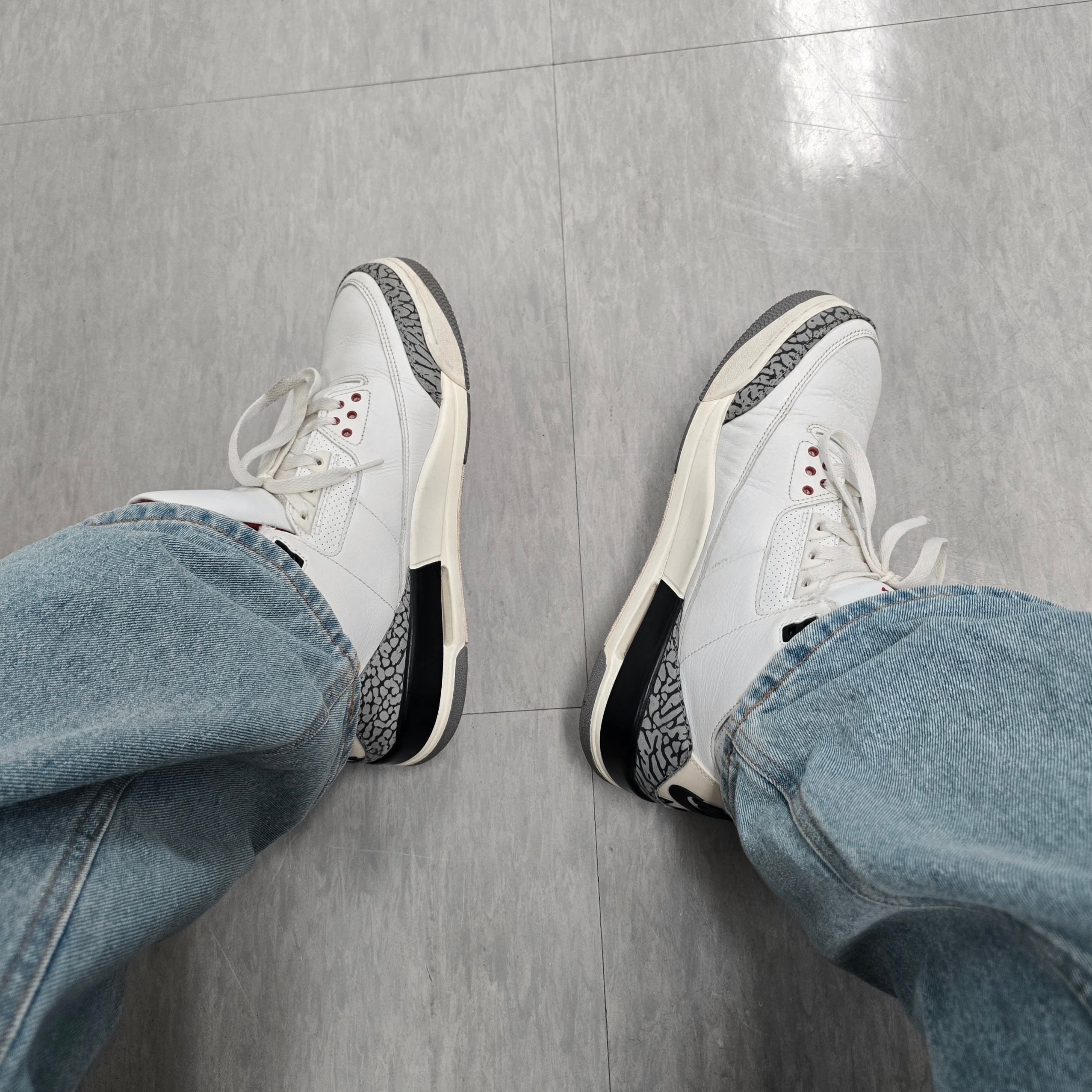 Jordan 3 Retro White Cement Reimagined, Suade Color Washed Denim Blue 착용 스타일