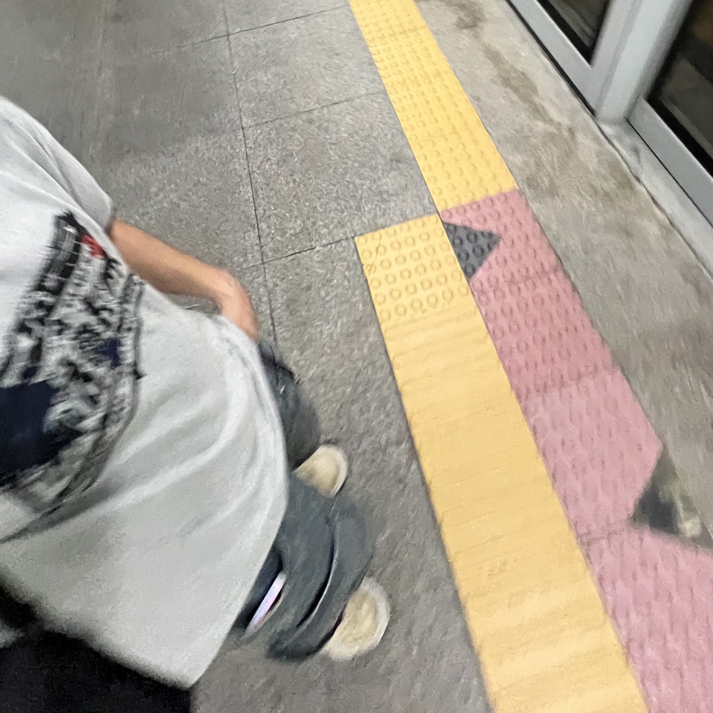 Thevinylhouse Cowboy Pictogram Ringer Tee Grey, Millo Archive Standard Stud Leather Belt Black 착용 스타일