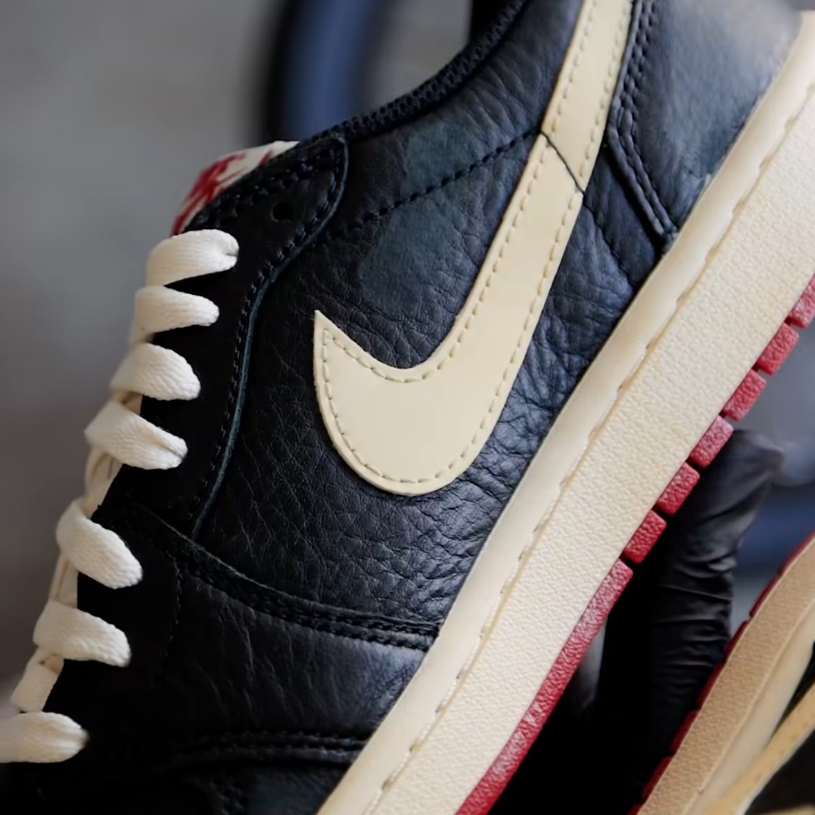 Jordan 1 x Nigel Sylvester Retro Low OG Better With Time 착용 스타일 - 2
