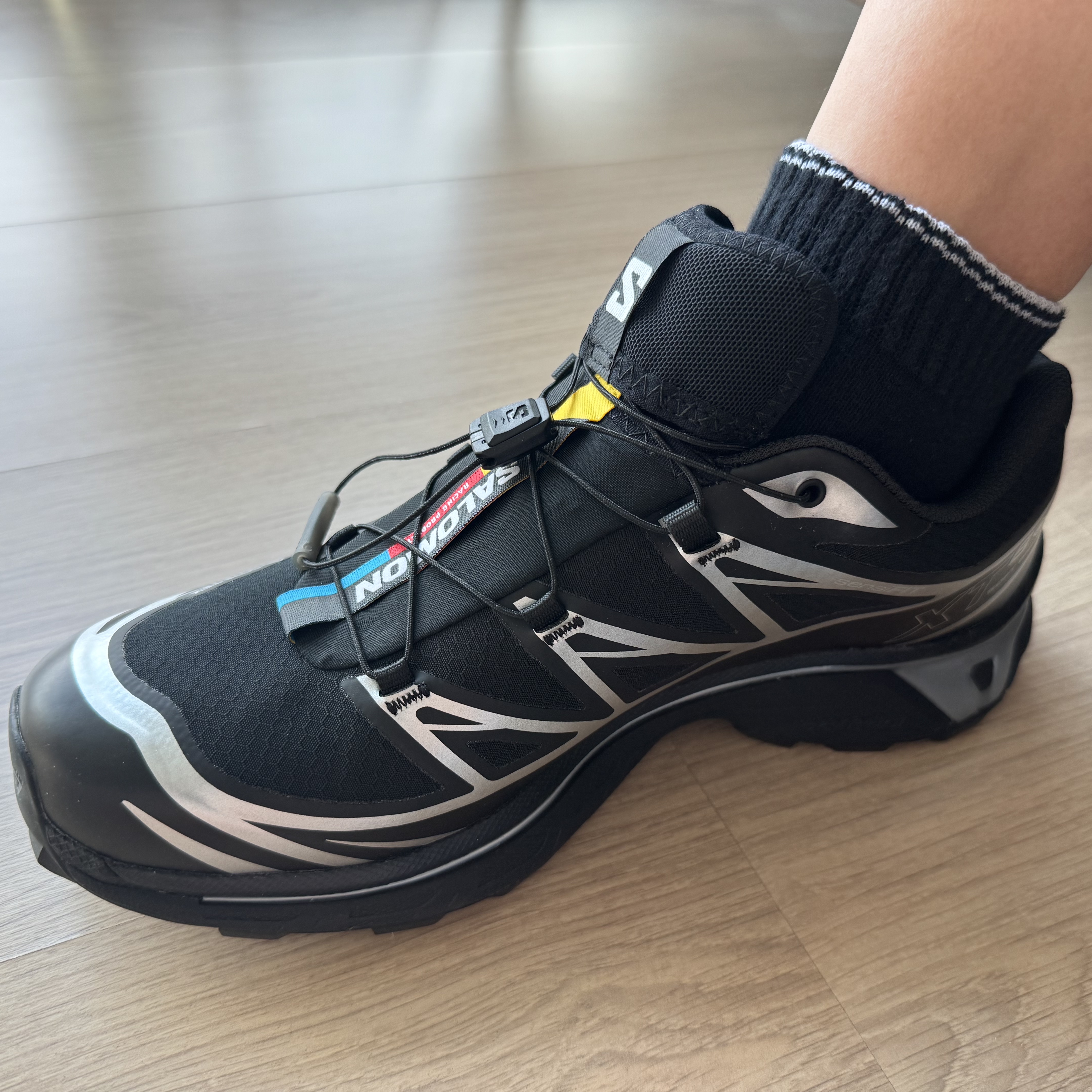 Salomon XT-6 GTX Black Silver 착용 스타일