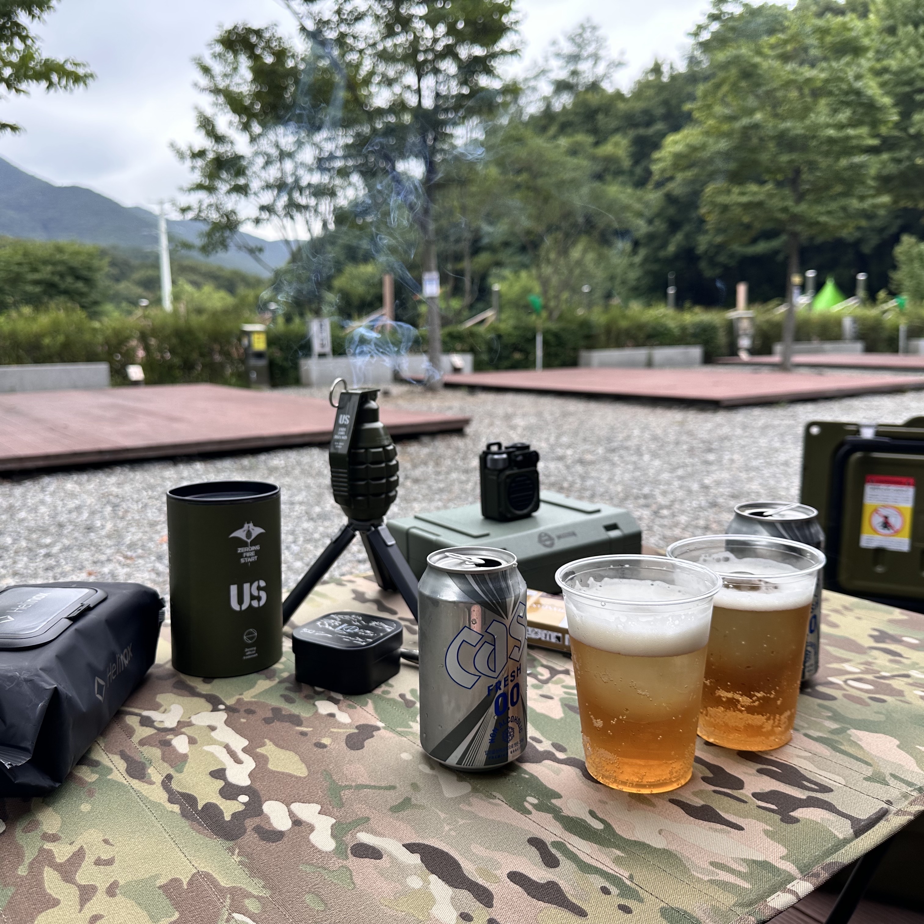 Helinox Tactical Field Tunnel 4.35 Military Tan, Helinox Tactical Sunset Chair Military Olive 착용 스타일 - 3