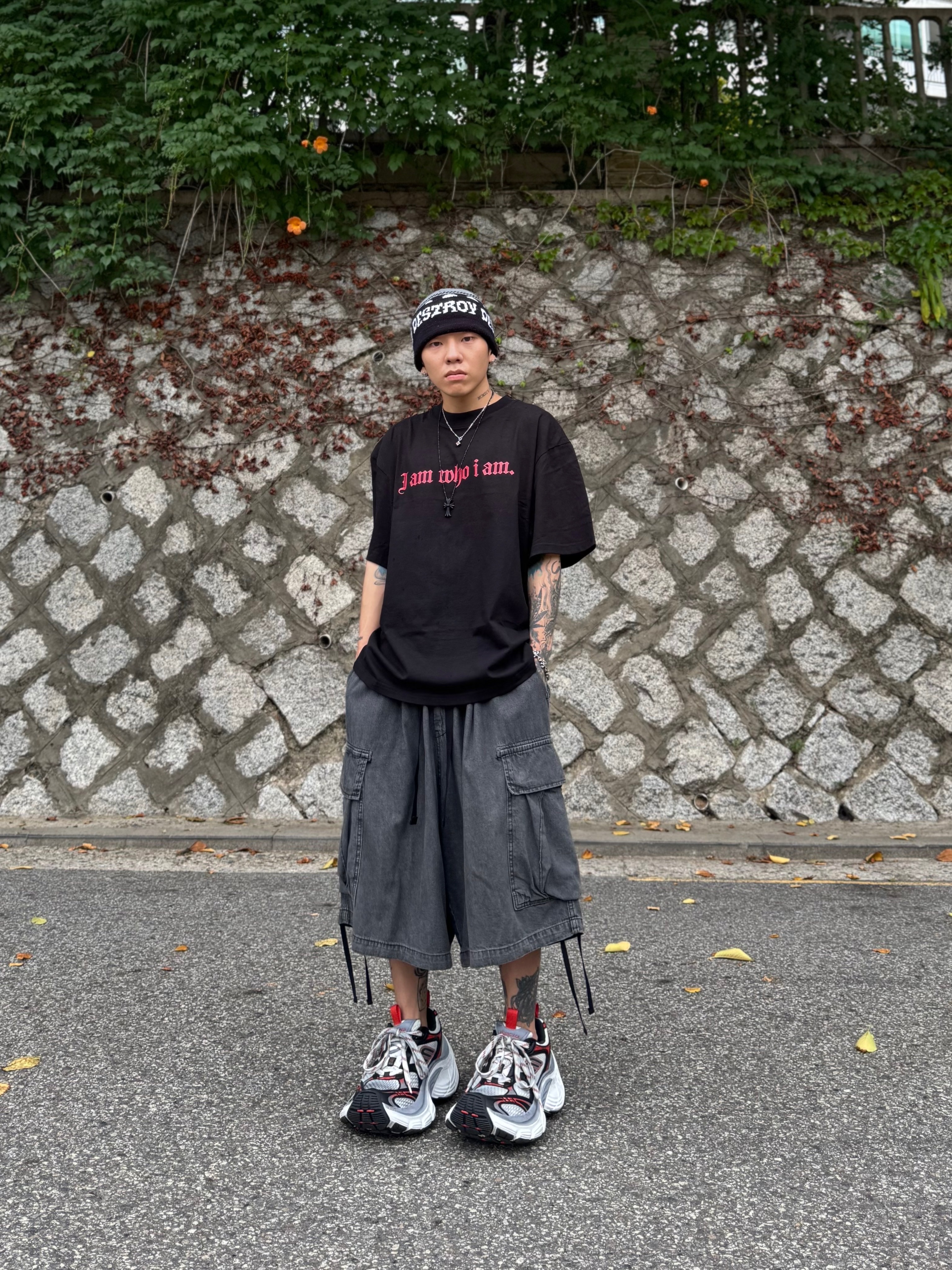 Balenciaga 10XL Sneakers Grey White Red, Chrome Hearts Silichrome CH Cross Pendant Black 2022/2023/2025 착용 스타일 - 4