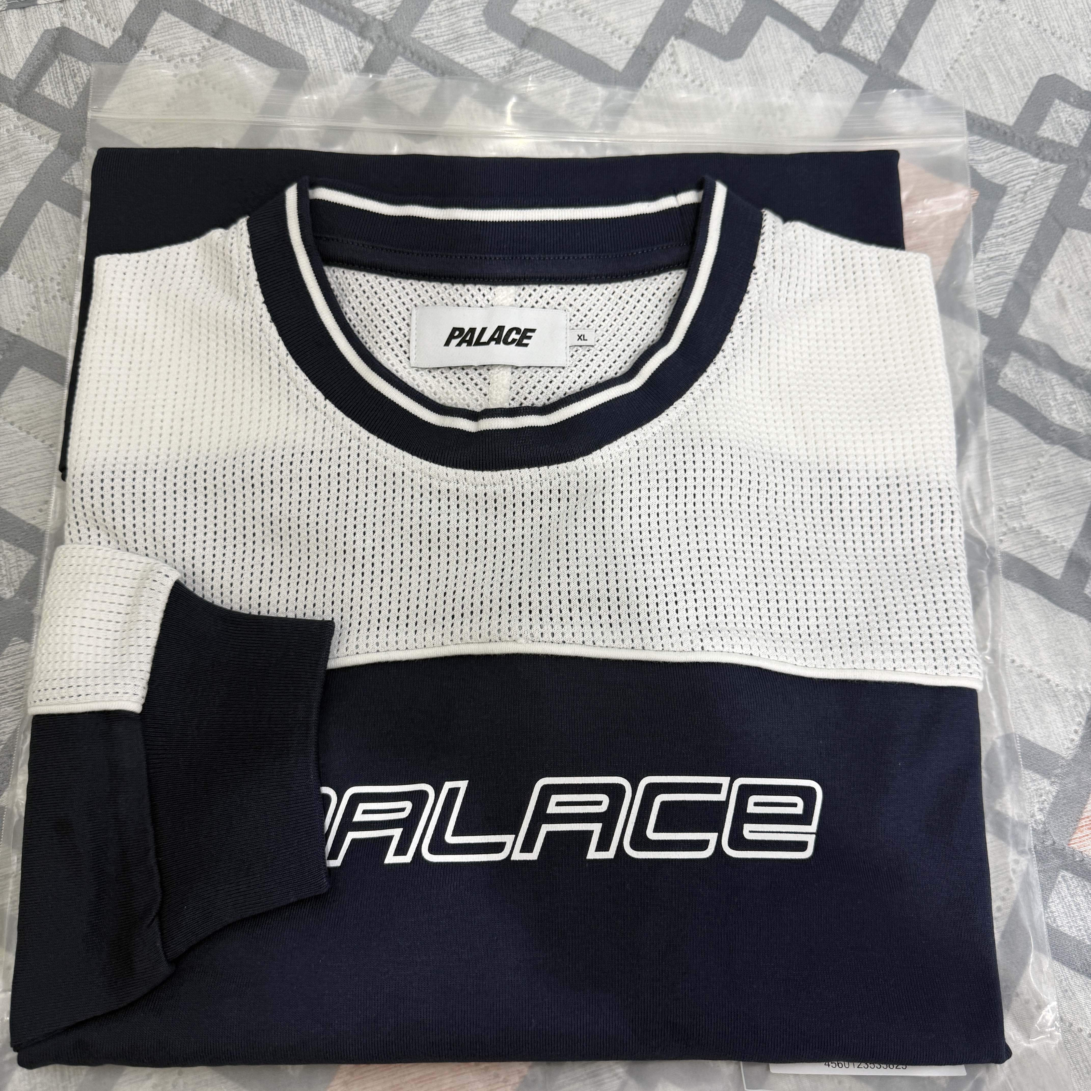 Palace Mesh Panel Longsleeve Slate - 25FW, Palace x Doraemon Shirt Pink - 25FW 착용 스타일 - 2