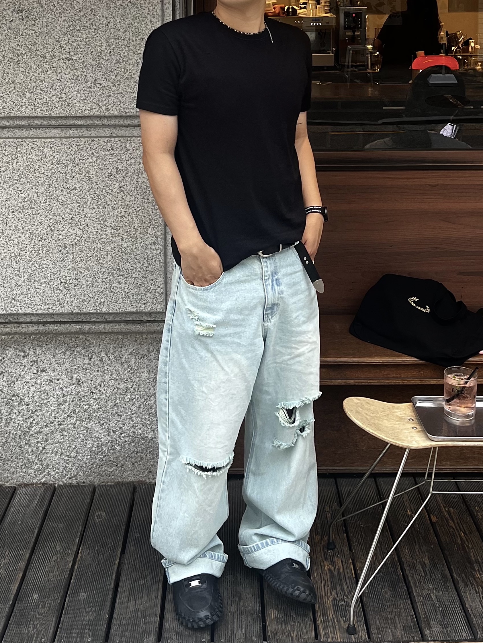 Nike x Jacquemus J Force 1 Low LX SP Black 착용 스타일 - 4