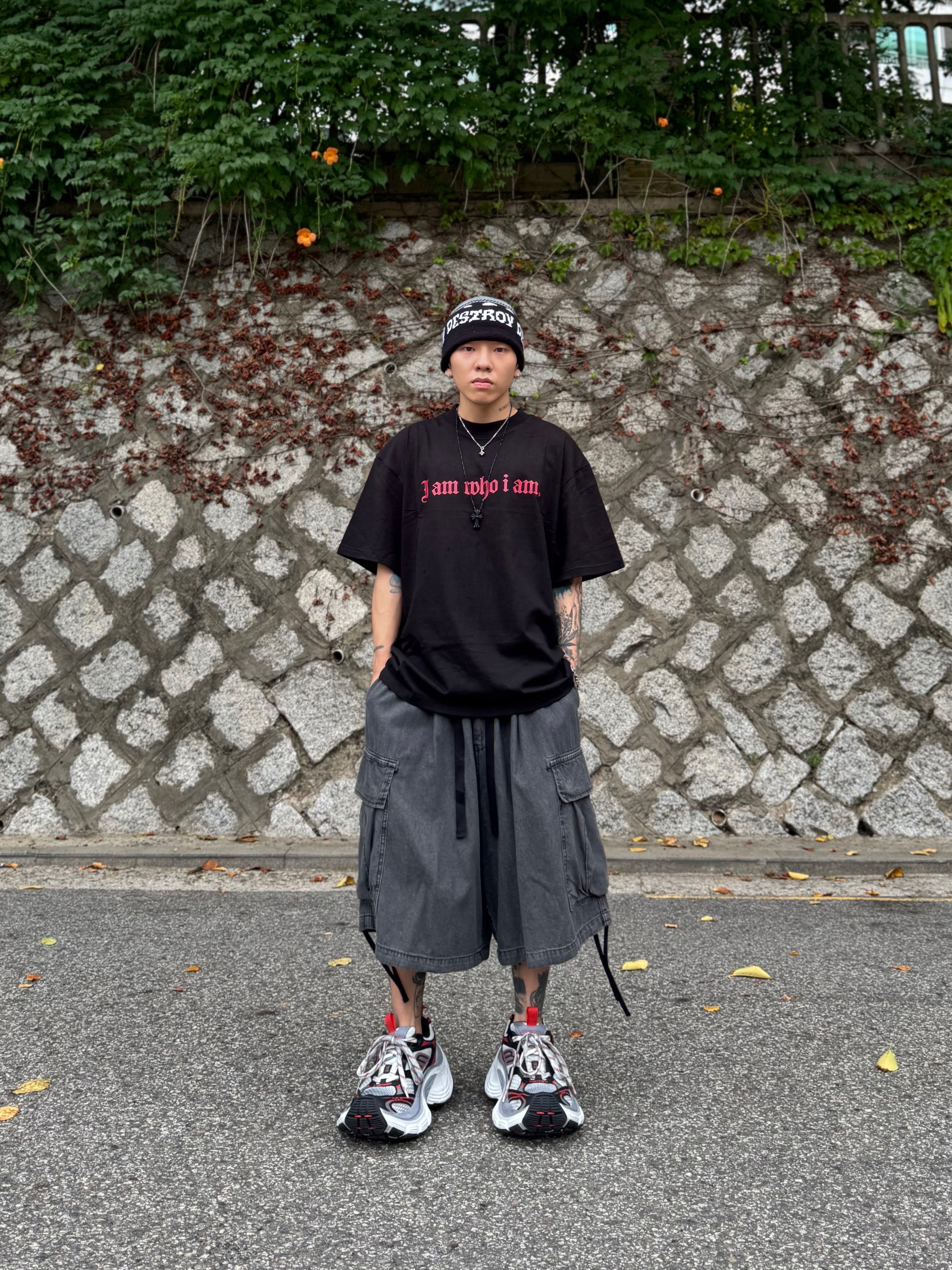 Balenciaga 10XL Sneakers Grey White Red, Chrome Hearts Silichrome CH Cross Pendant Black 2022/2023/2025 착용 스타일 - 2