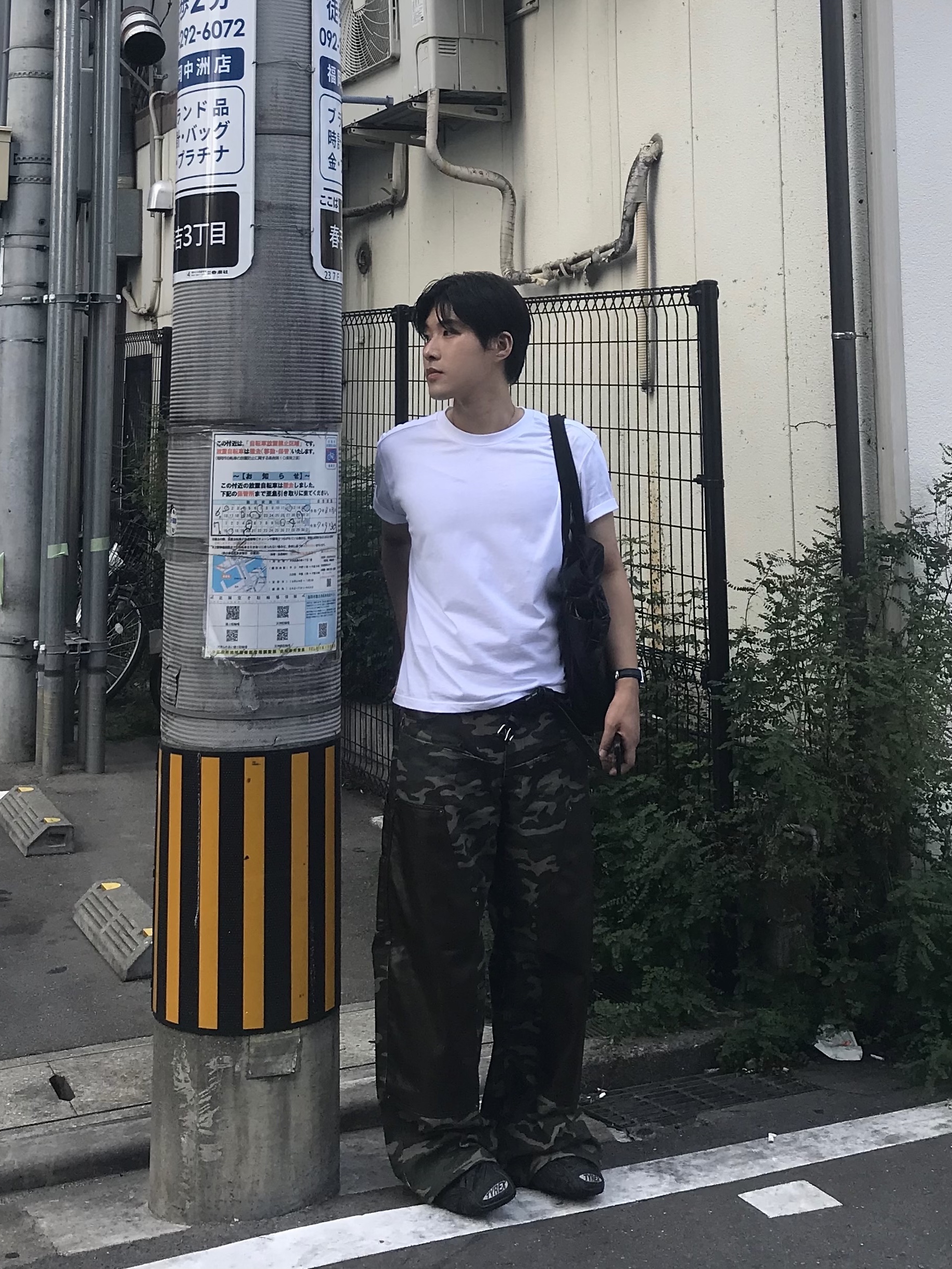 Magliano New Bow Belt Black, Balenciaga Tyrex Sneakers Black 착용 스타일 - 1