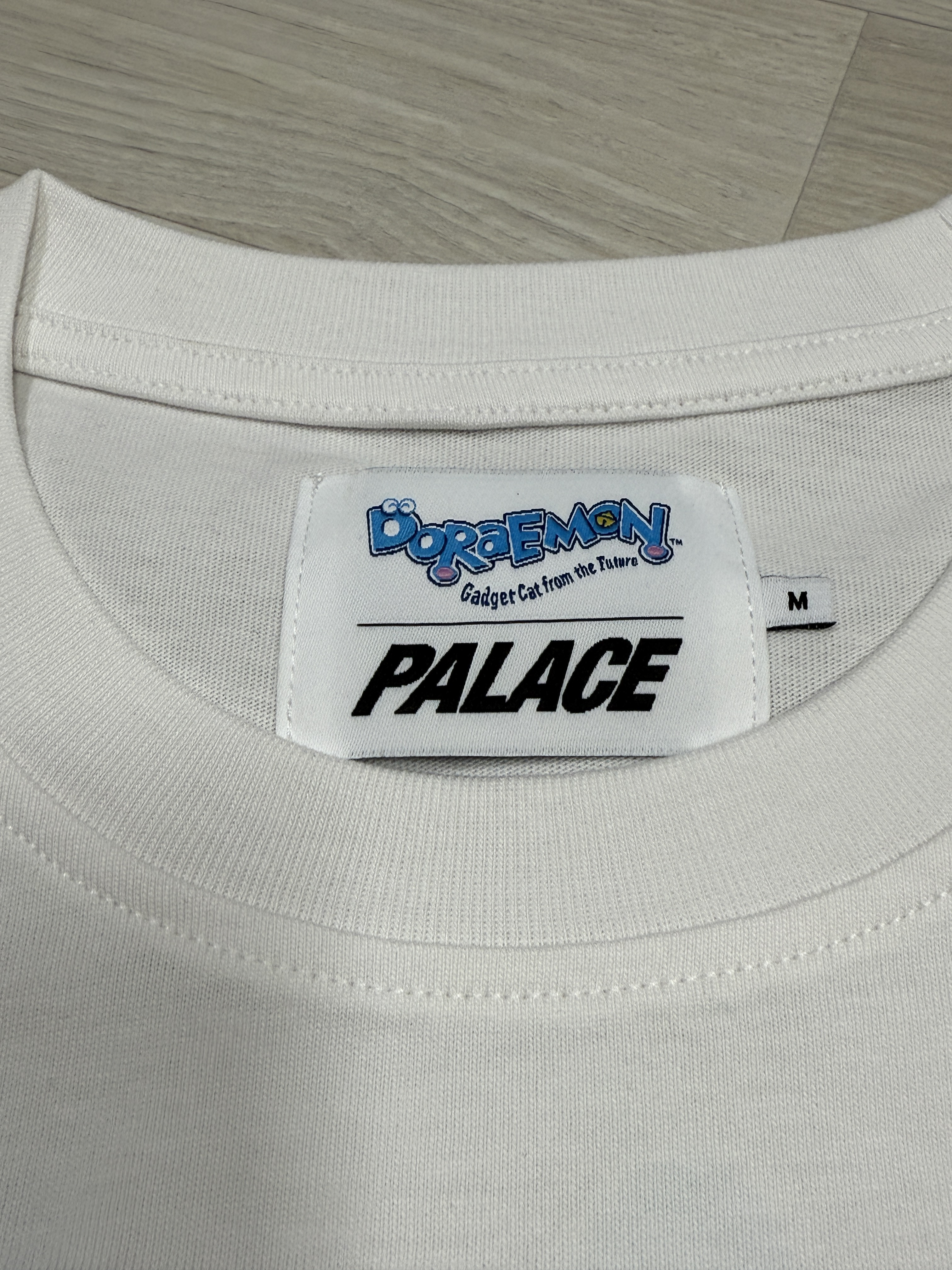 Palace x Doraemon T-Shirt White - 25FW 착용 스타일 - 3