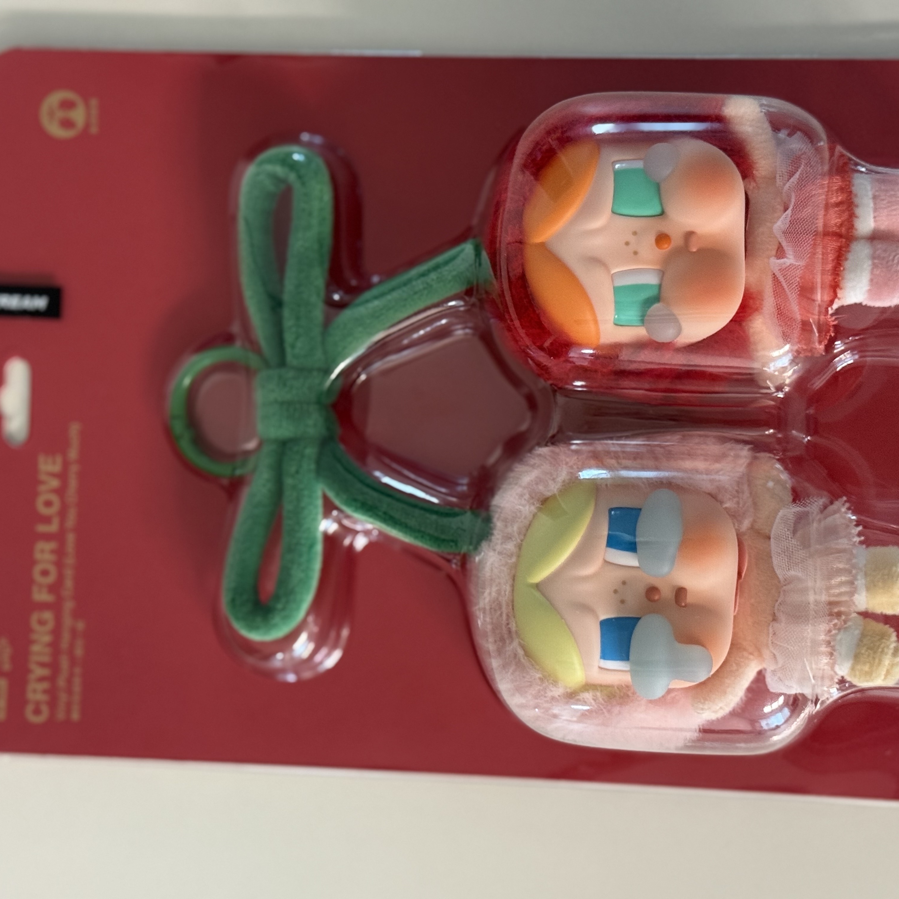 Pop Mart Crybaby Crying For Love Series Vinyl Plush 착용 스타일 - 1