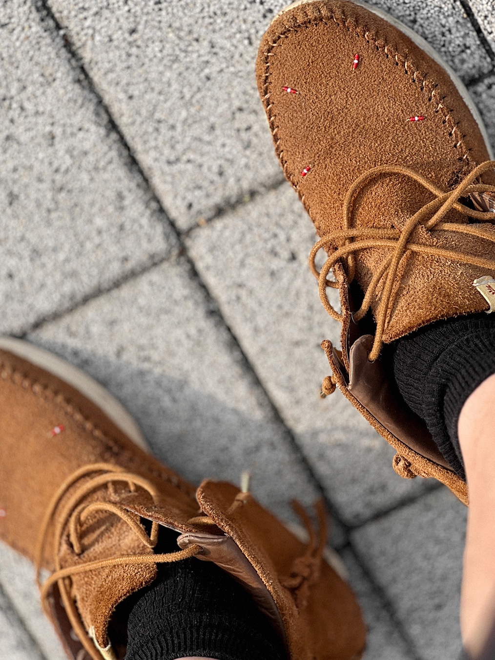 Visvim FBT Lhamo Folk Light Brown - 23SS, Aftermath Atm Logo Ball Cap Burgundy 착용 스타일 - 3