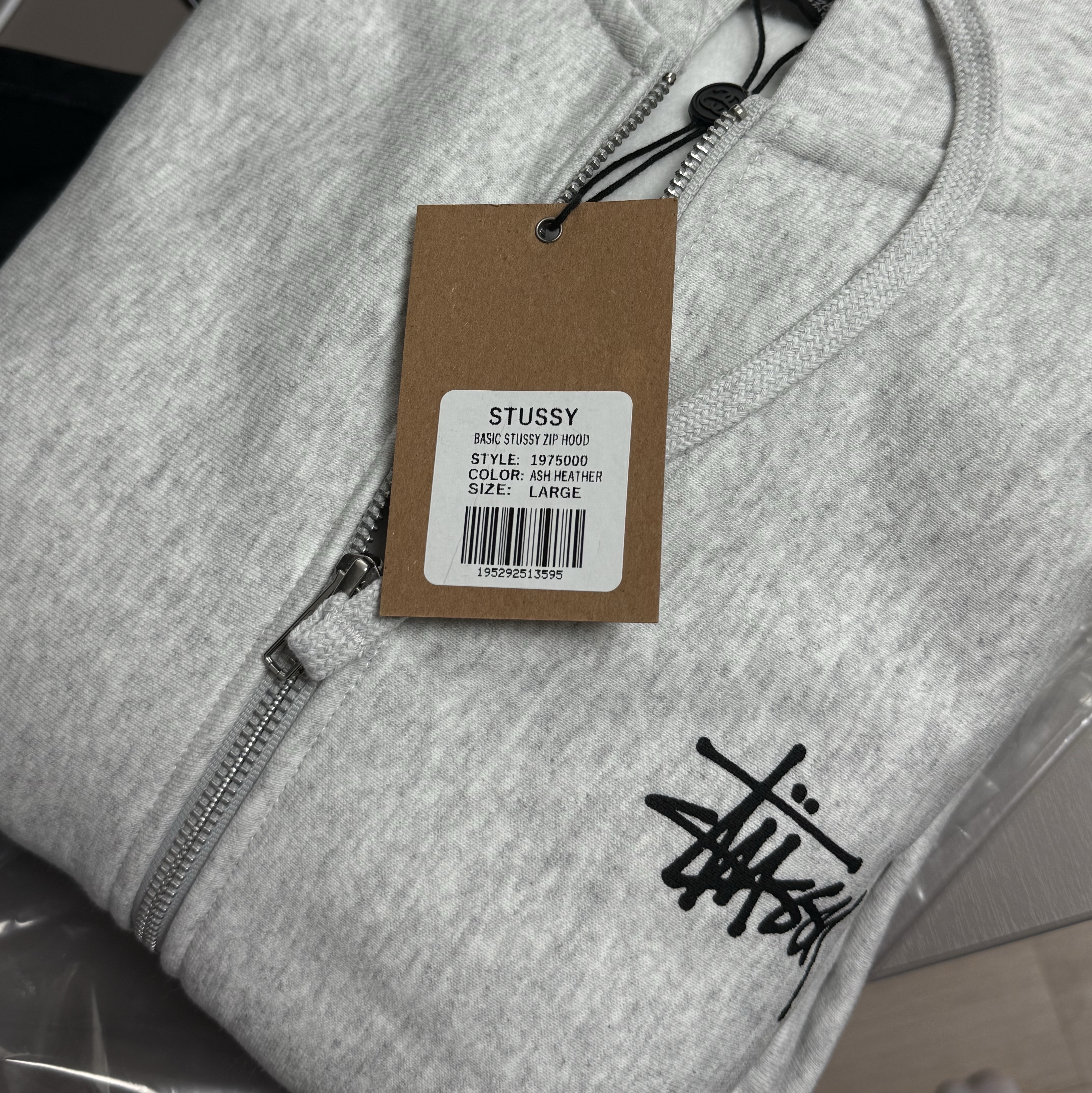 Stussy Basic Stussy Zip Hoodie Ash Heather 착용 스타일 - 2