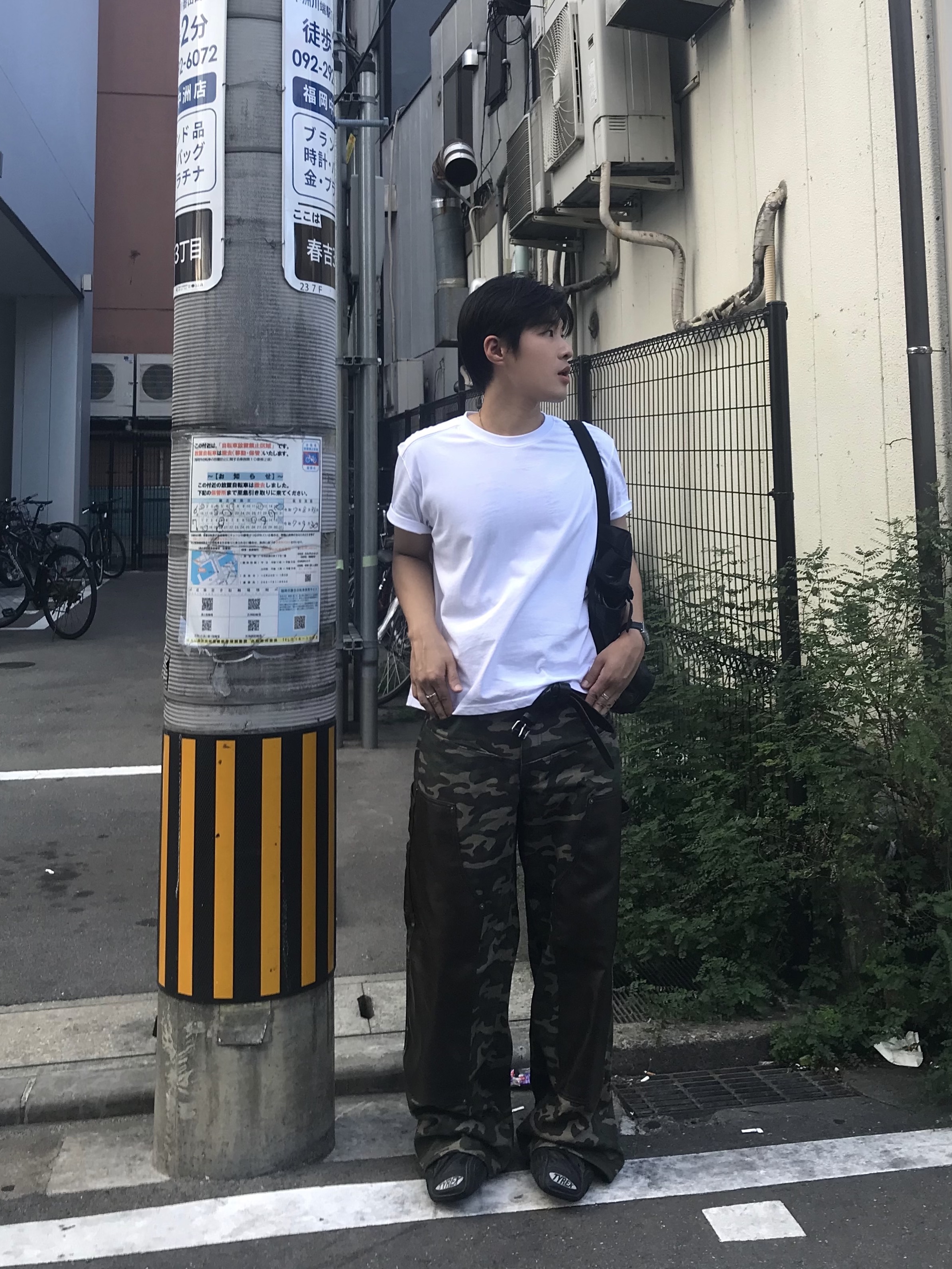 Magliano New Bow Belt Black, Balenciaga Tyrex Sneakers Black 착용 스타일 - 2