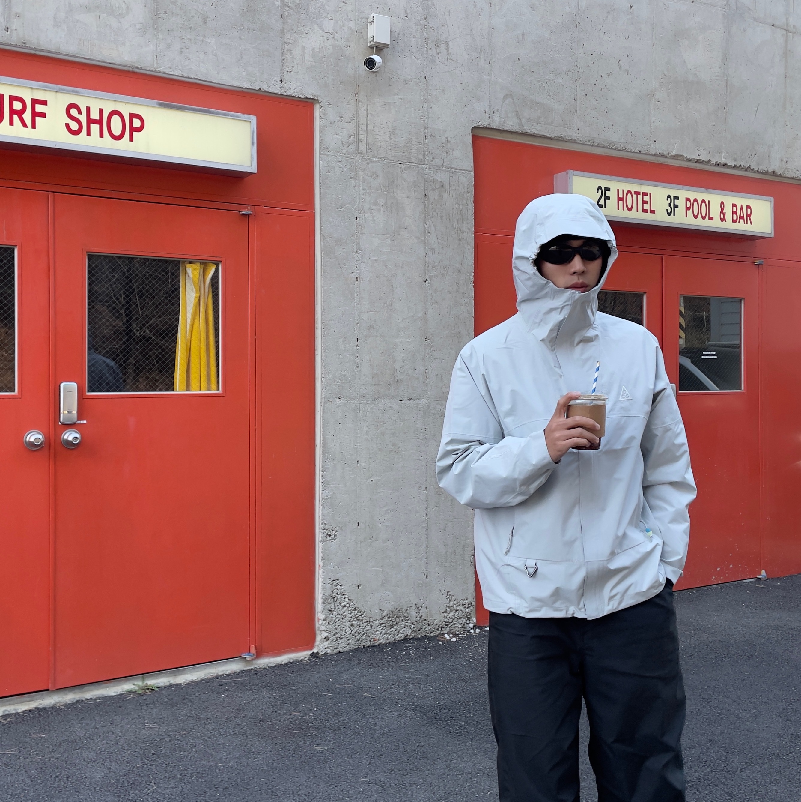 Nike ACG Storm-Fit ADV Cascade Rains Full Zip Jacket Photon Dust - Asia, Oakley Eye Jacket Redux Matte Black Frame Prizm Grey Lenses High Bridge Fit 착용 스타일 - 1
