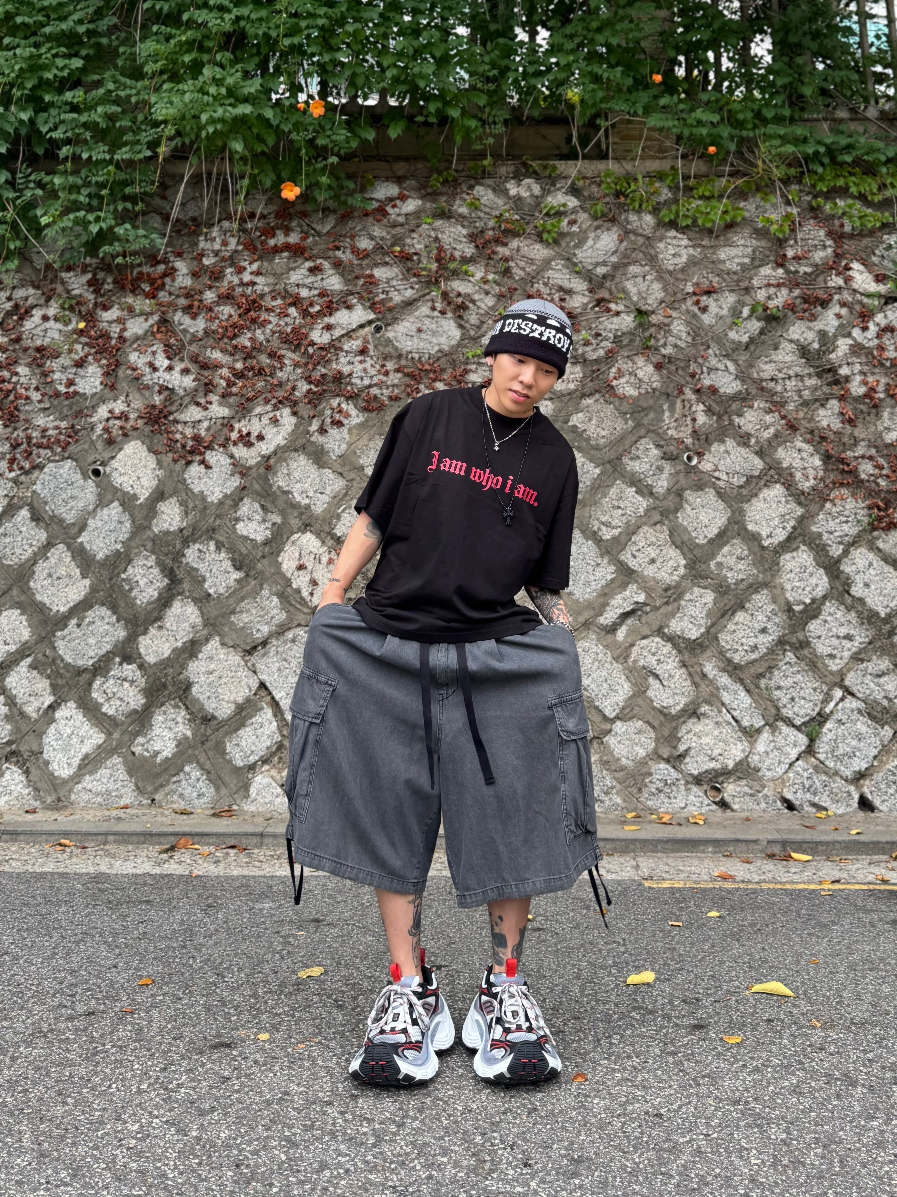 Balenciaga 10XL Sneakers Grey White Red, Chrome Hearts Silichrome CH Cross Pendant Black 2022/2023/2025 착용 스타일 - 1