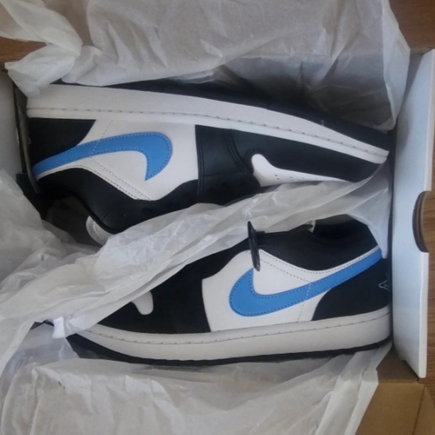 (W) Jordan 1 Low Black University Blue 착용 스타일