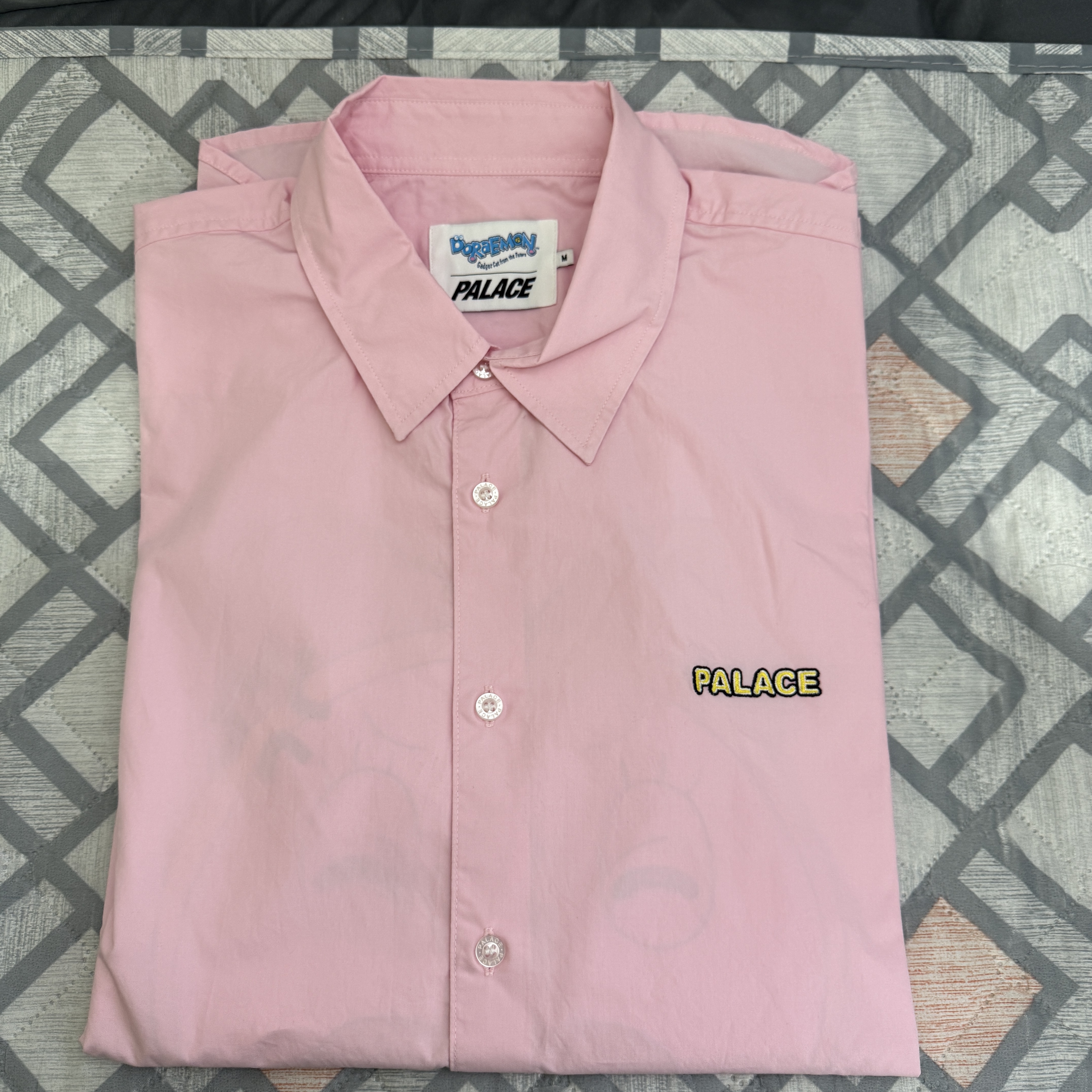 Palace Mesh Panel Longsleeve Slate - 25FW, Palace x Doraemon Shirt Pink - 25FW 착용 스타일 - 3