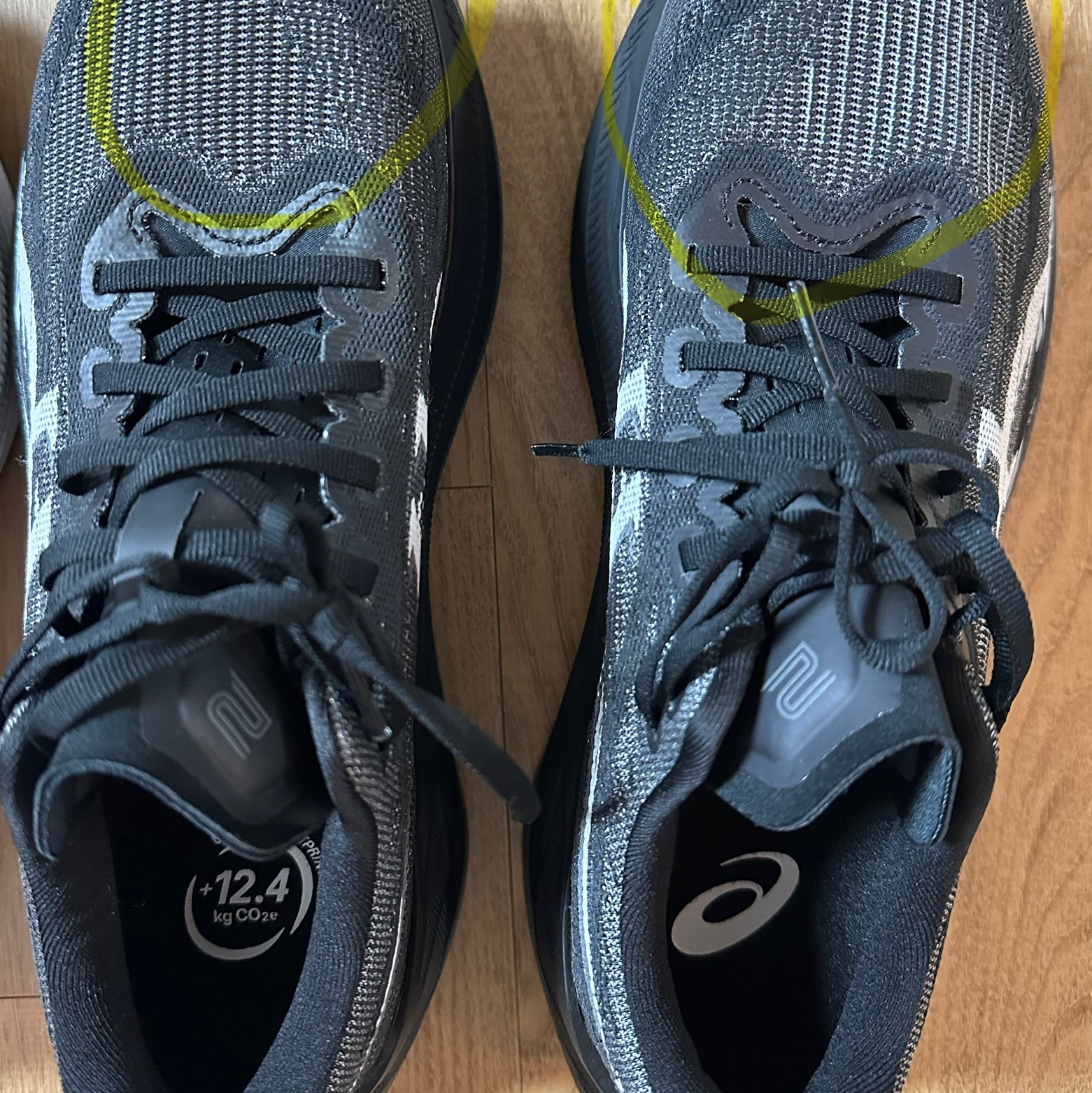 Asics Superblast 2 Black White 착용 스타일 - 1