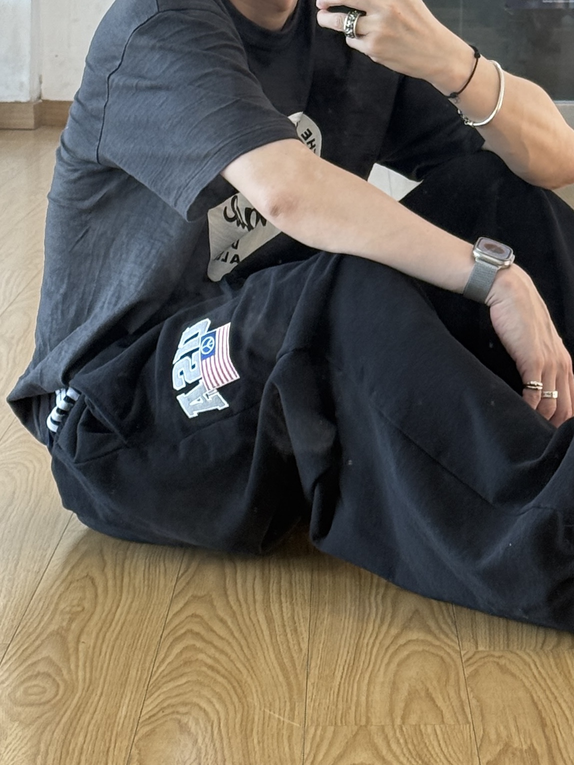 Human Made Graphic T-Shirt #6 Black, Project G/R 3 Layered Sweat Pants Black 착용 스타일 - 2