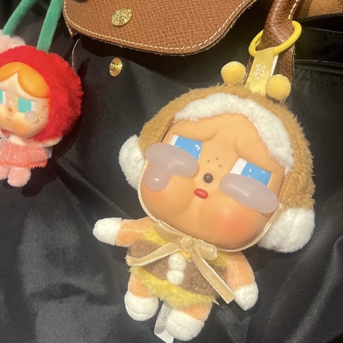 Pop Mart Crybaby Crying Again Series Plush Keyring Sealed Case (1 Blind Box) 착용 스타일