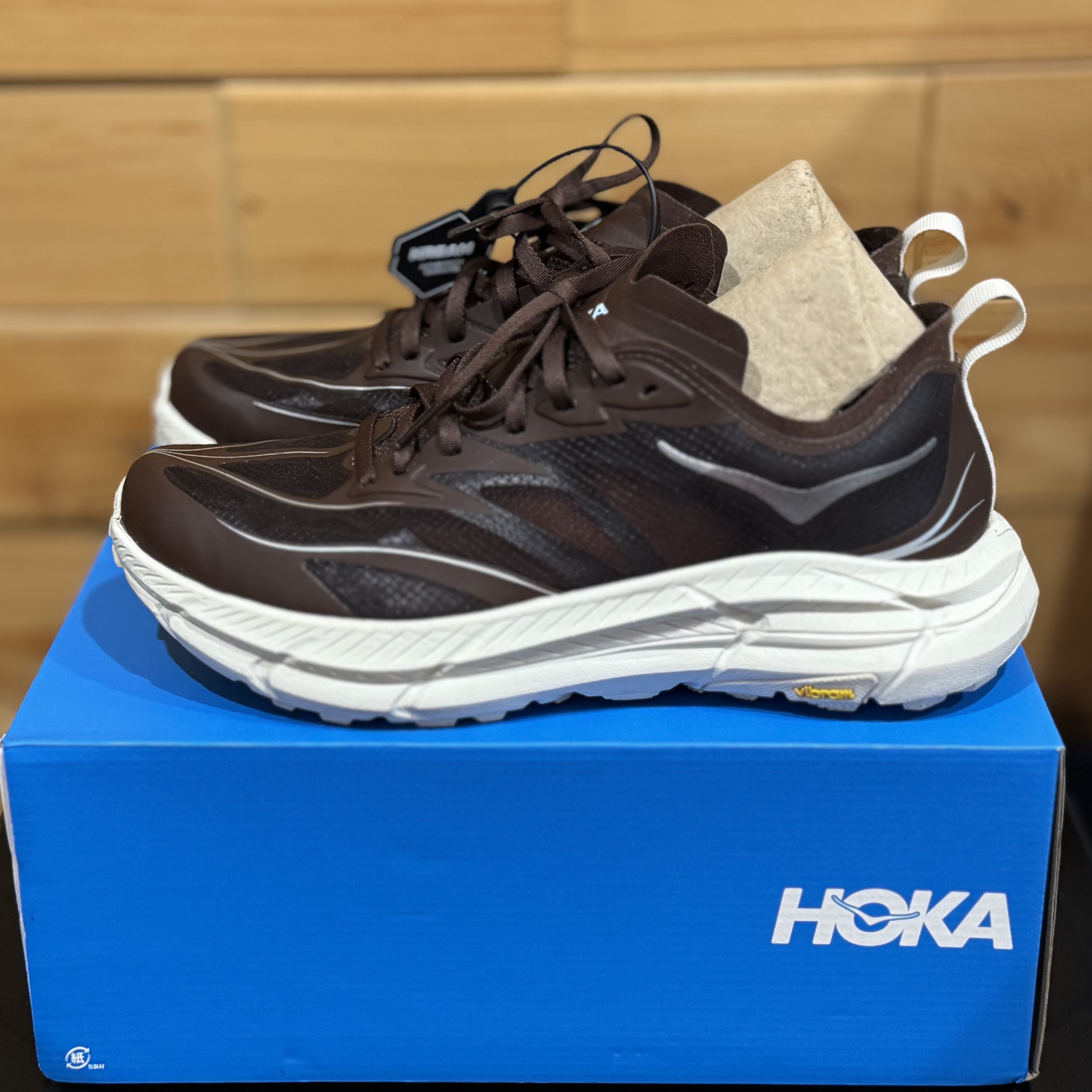 Hoka Mafate Speed 4 Lite Cold Brew Oat Milk 착용 스타일 - 1