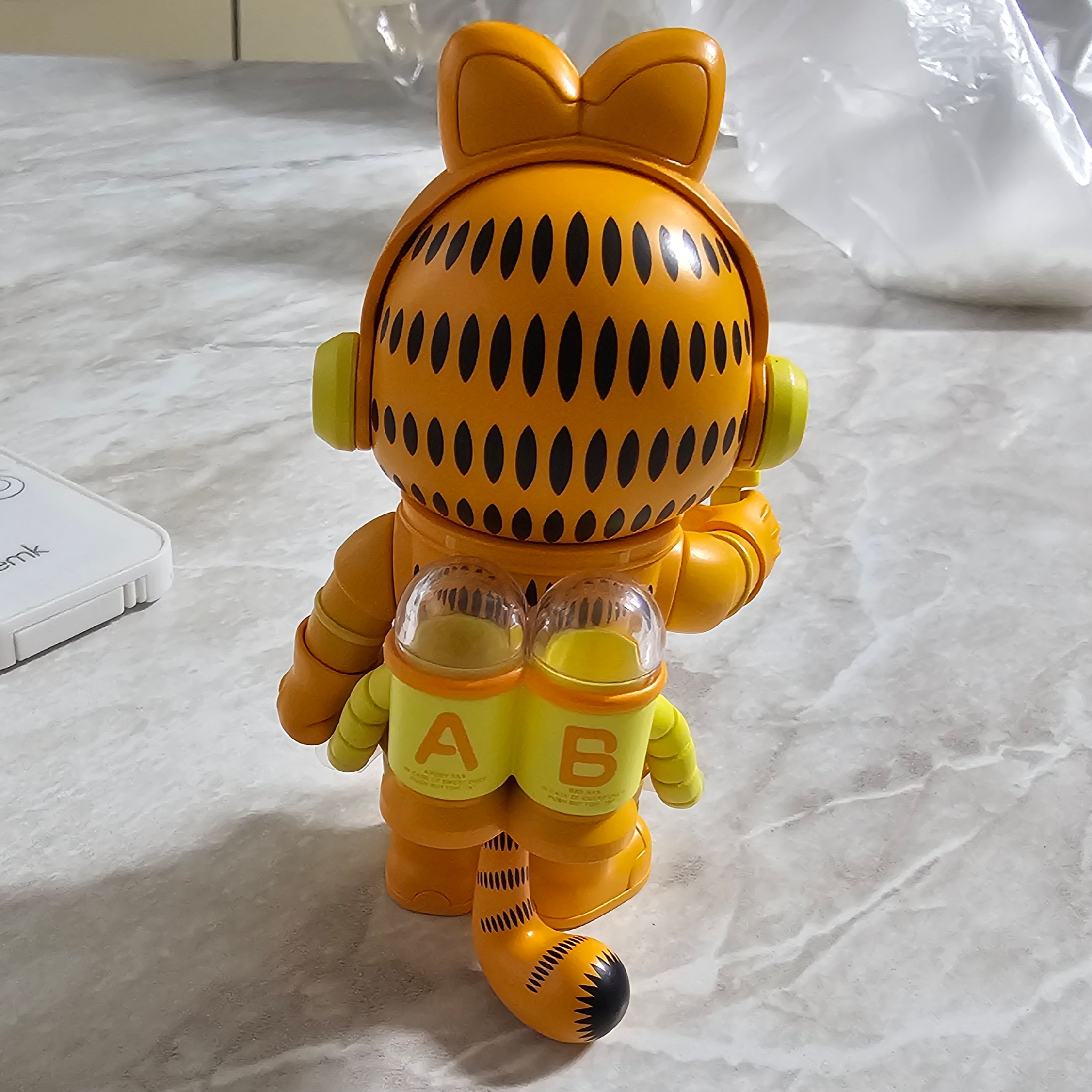 Pop Mart Mega Space Molly Series 3 Gafield (Opened Case) 착용 스타일 - 3