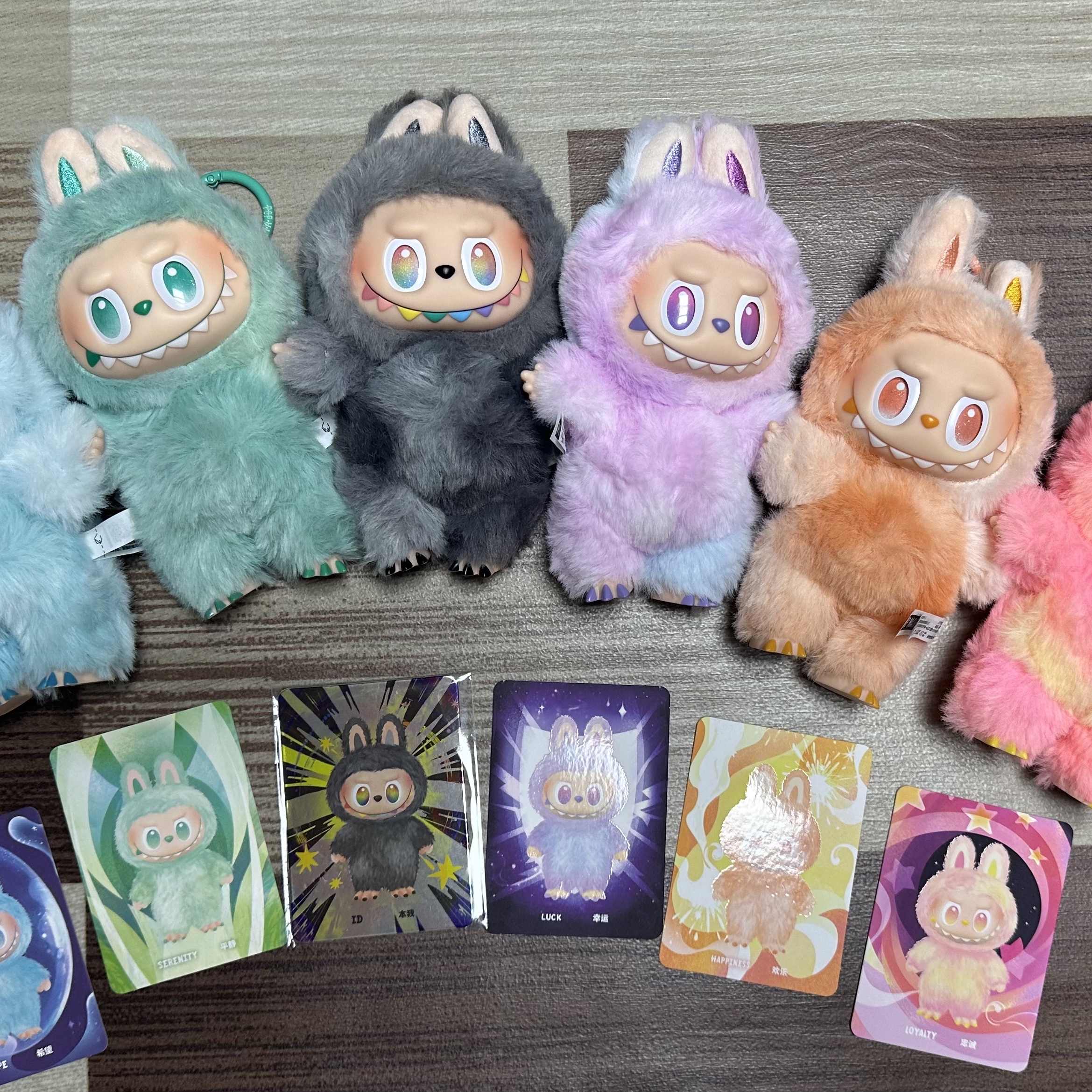 Pop Mart Labubu The Monsters Highlight Series Sealed Case (6 Blind Boxes) 착용 스타일 - 3