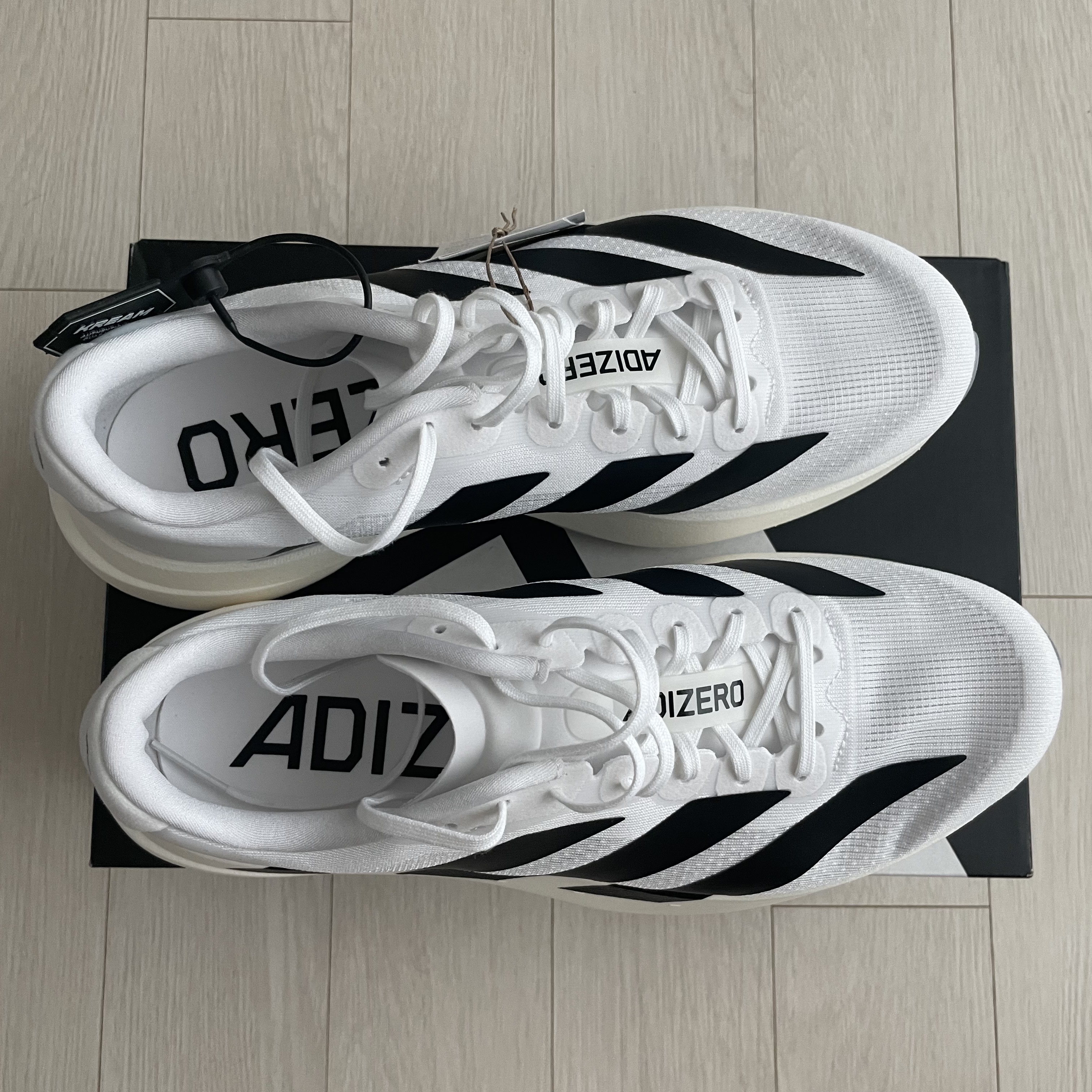 Adidas Adizero EVO SL Cloud White Core Black 착용 스타일 - 2