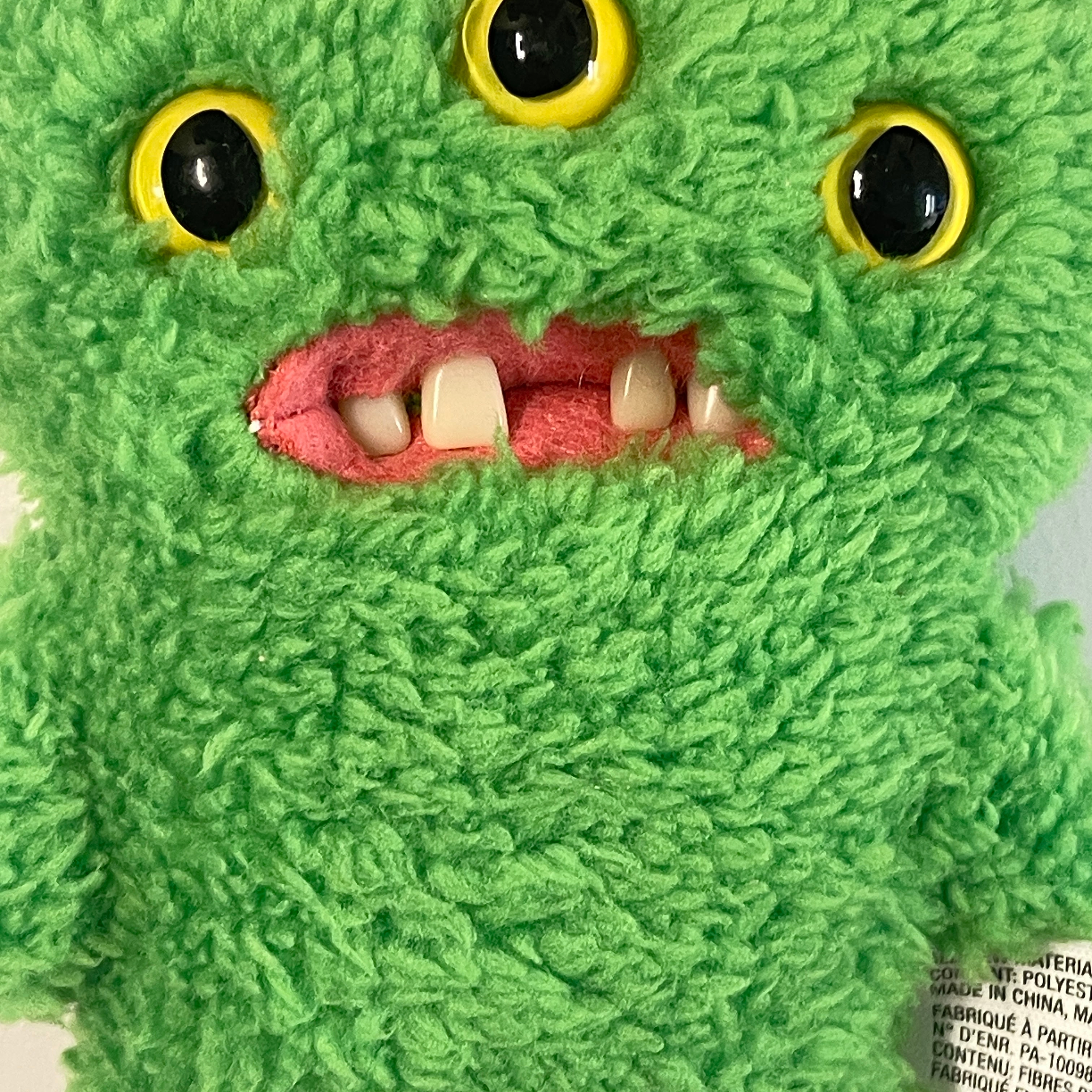 Fuggler Reeko Grin Keyring Green 착용 스타일