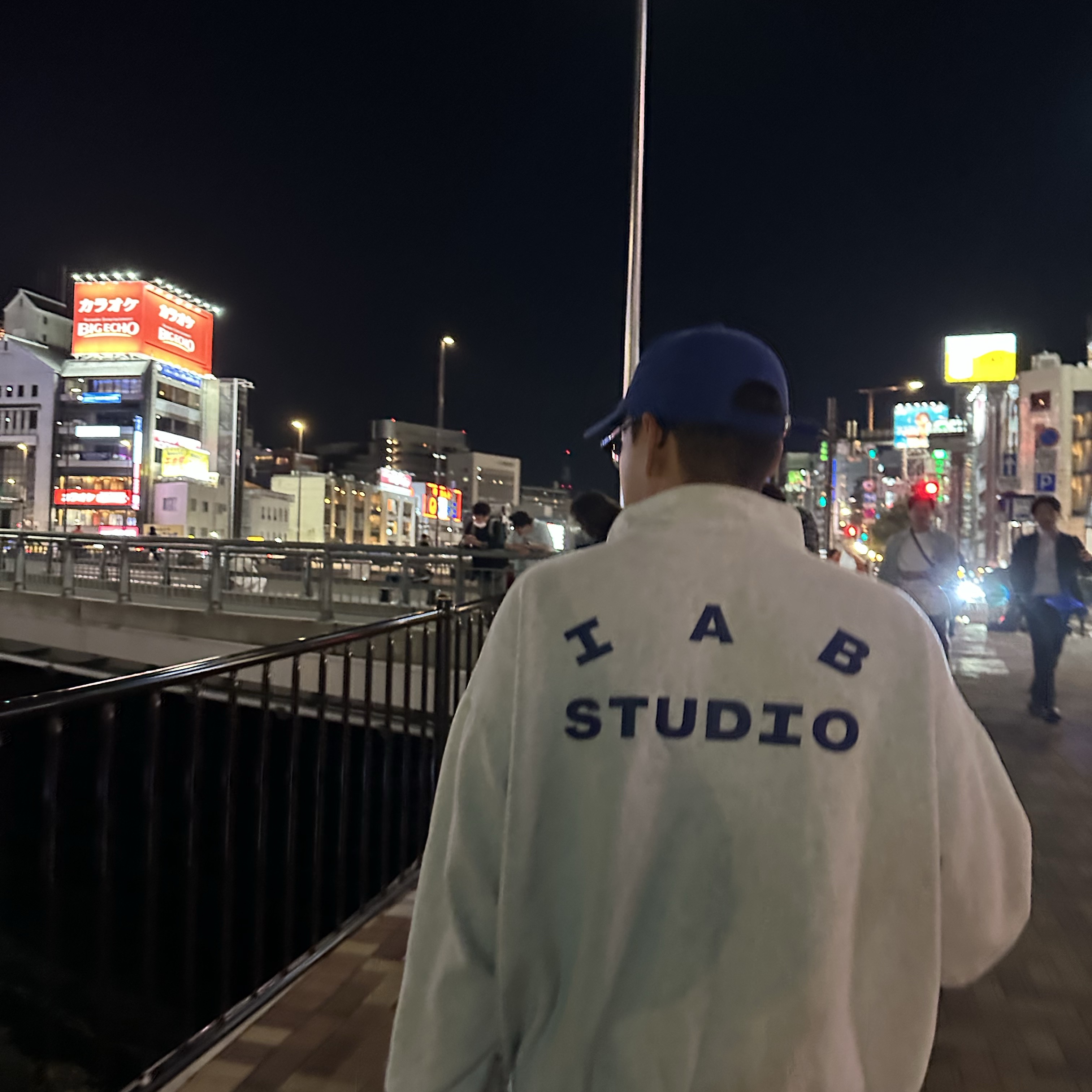 IAB Studio Half Zip Pullover Light Gray 착용 스타일 - 2