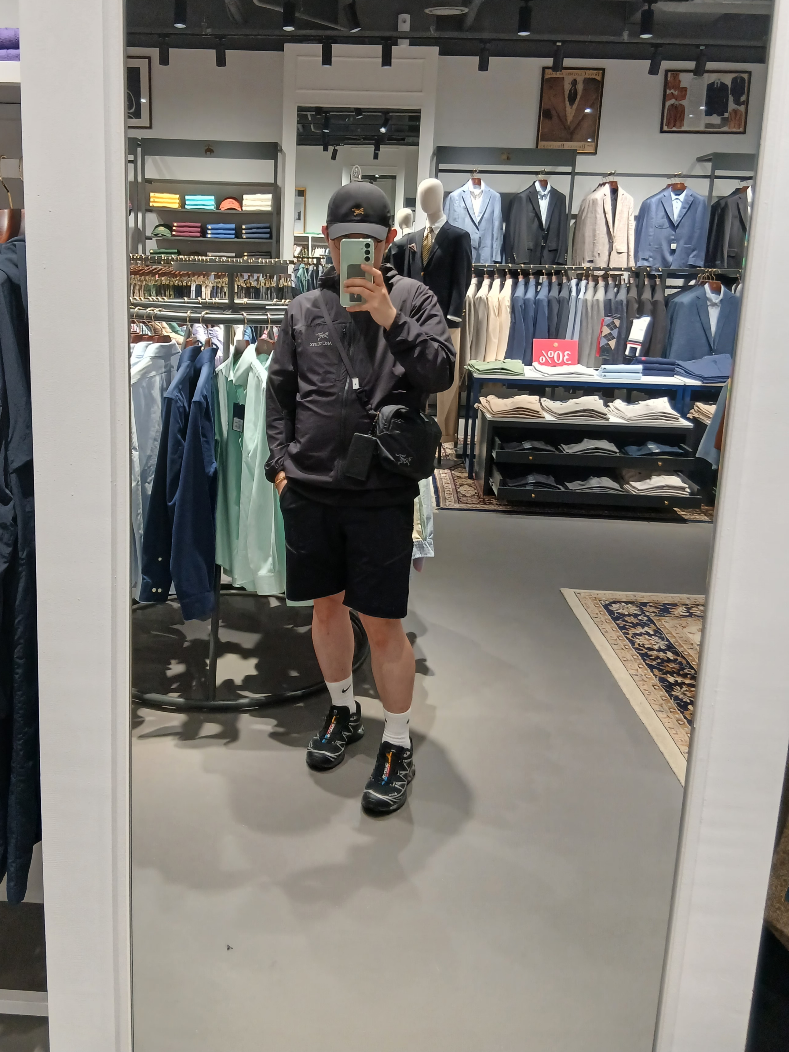 Arc'teryx Small Bird Cap Black, Arc'teryx Squamish Hoody Black 착용 스타일 - 2