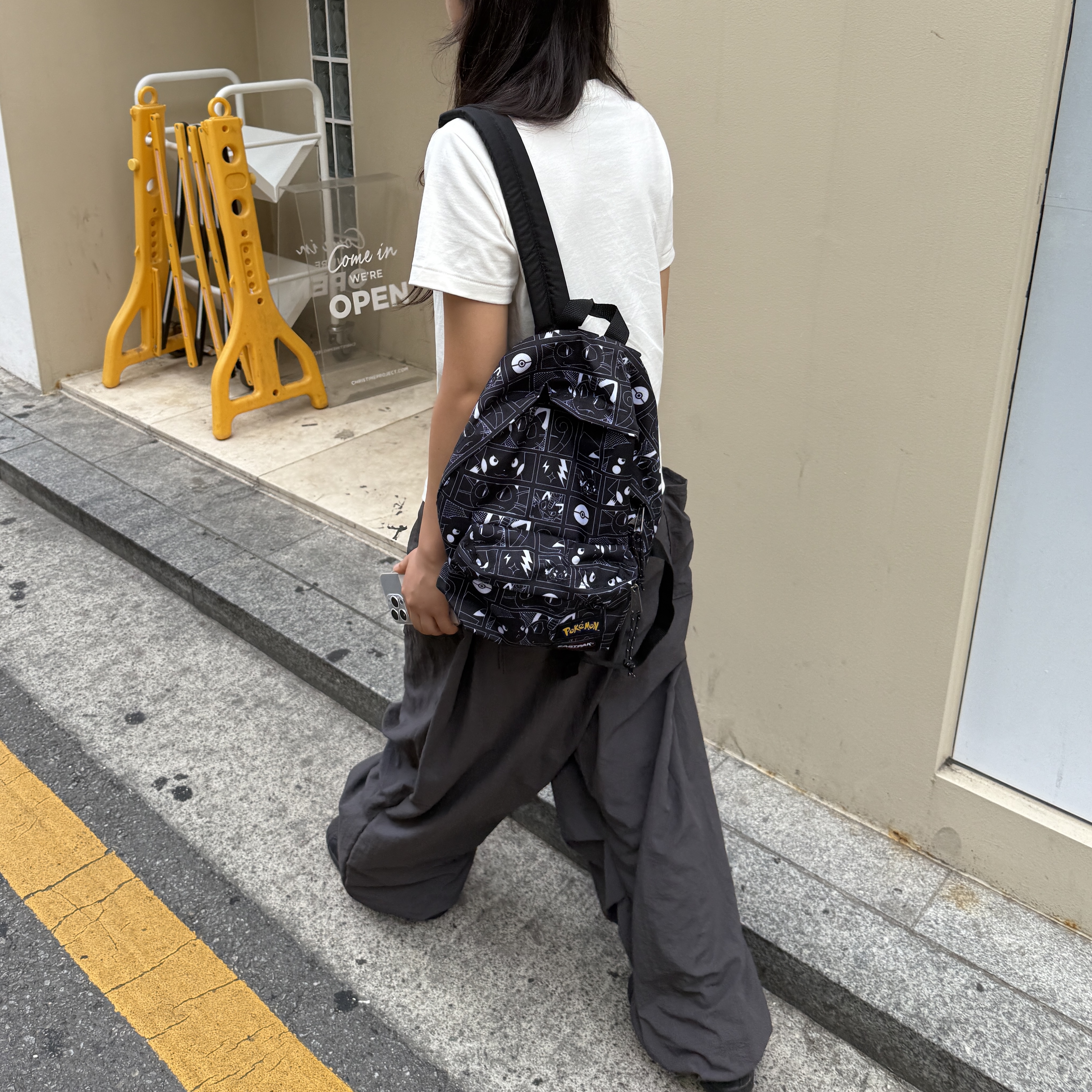 EASTPAK Orbit Pokémon Black, My Name is Peter 5-Panel Peter Cap Navy 착용 스타일