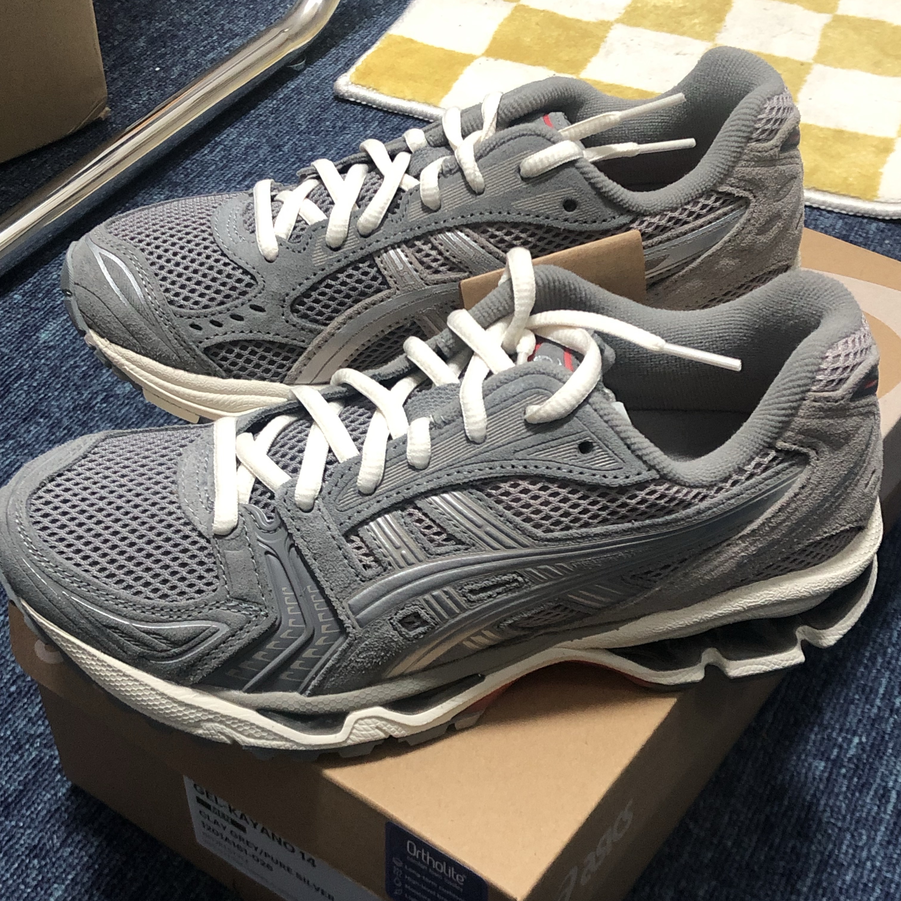 Asics Gel-Kayano 14 Clay Grey Pure Silver 착용 스타일