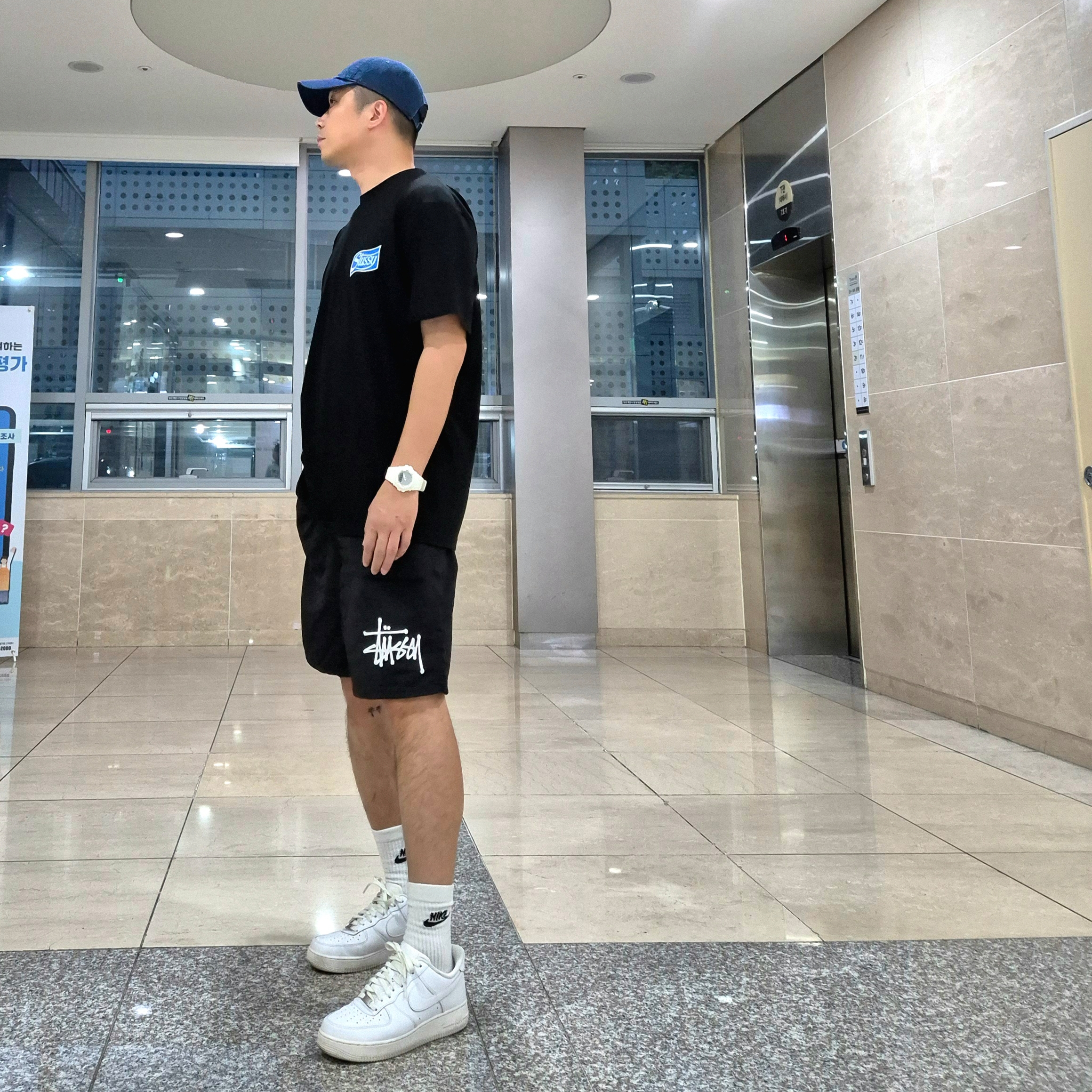 Nike Air Force 1 '07 Low White, Nike Everyday Essential Crew Socks White Black (3 Pack/Korean Ver.) 착용 스타일 - 4