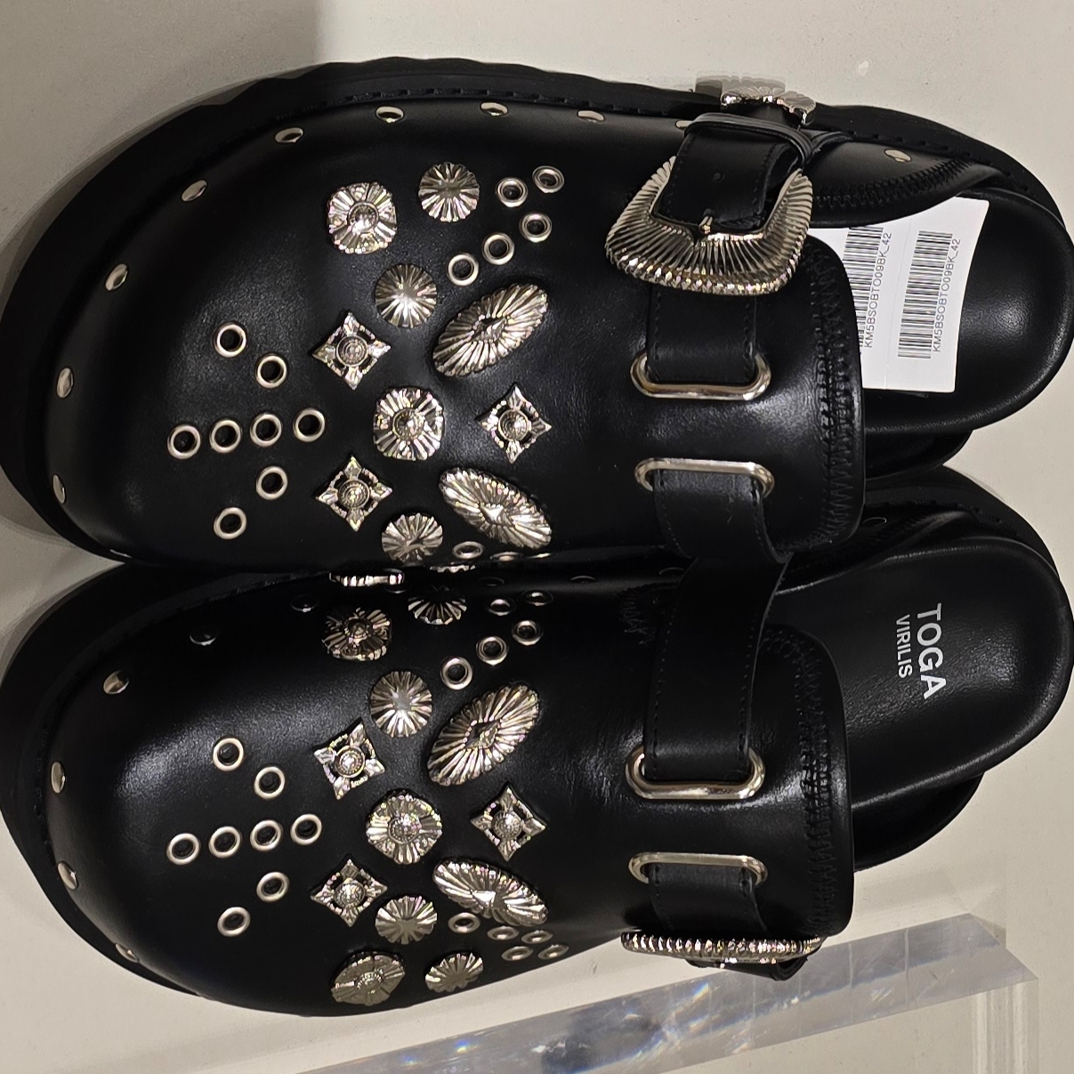 Toga Virilis AJ1066 Leather Black 착용 스타일