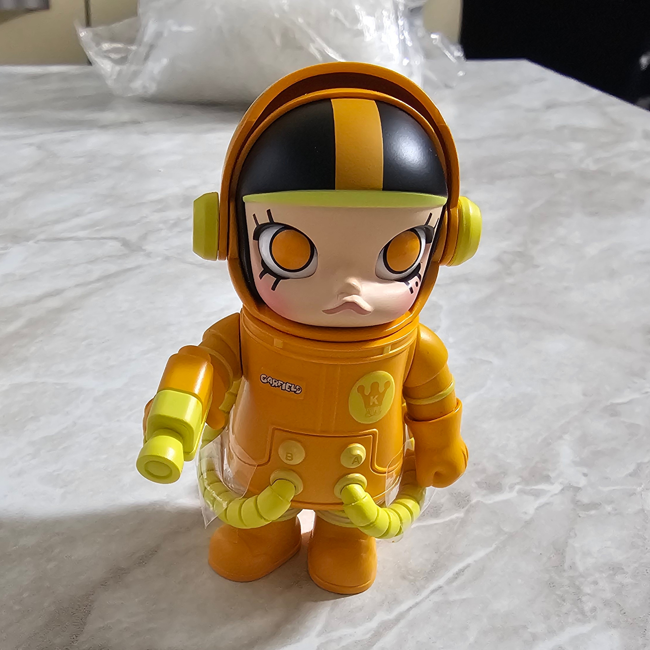 Pop Mart Mega Space Molly Series 3 Gafield (Opened Case) 착용 스타일 - 2