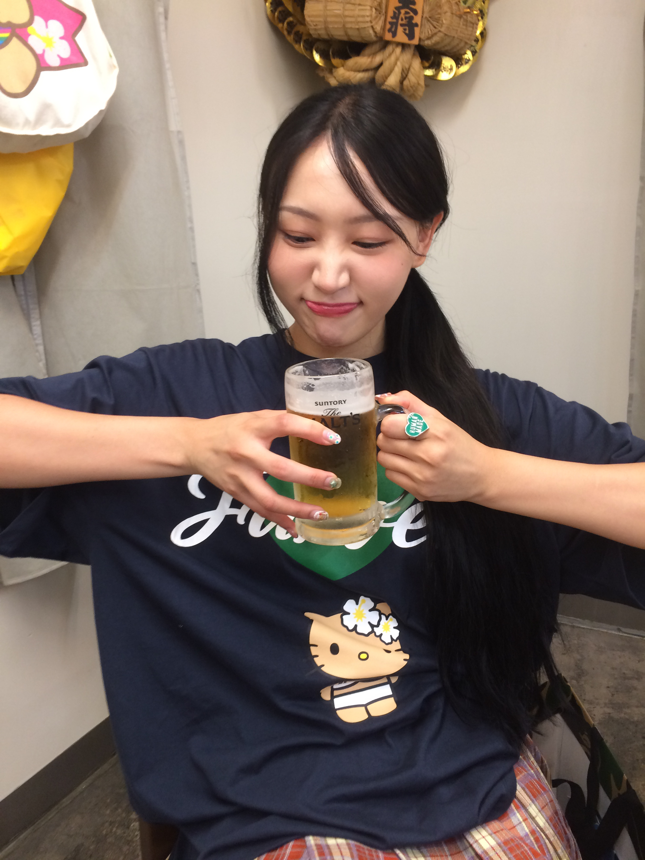 Farven x Tanning Hello Kitty Bikini T-Shirt_Navy, Farven x Tanning Hello Kitty Bikini T-Shirt Navy 착용 스타일 - 3