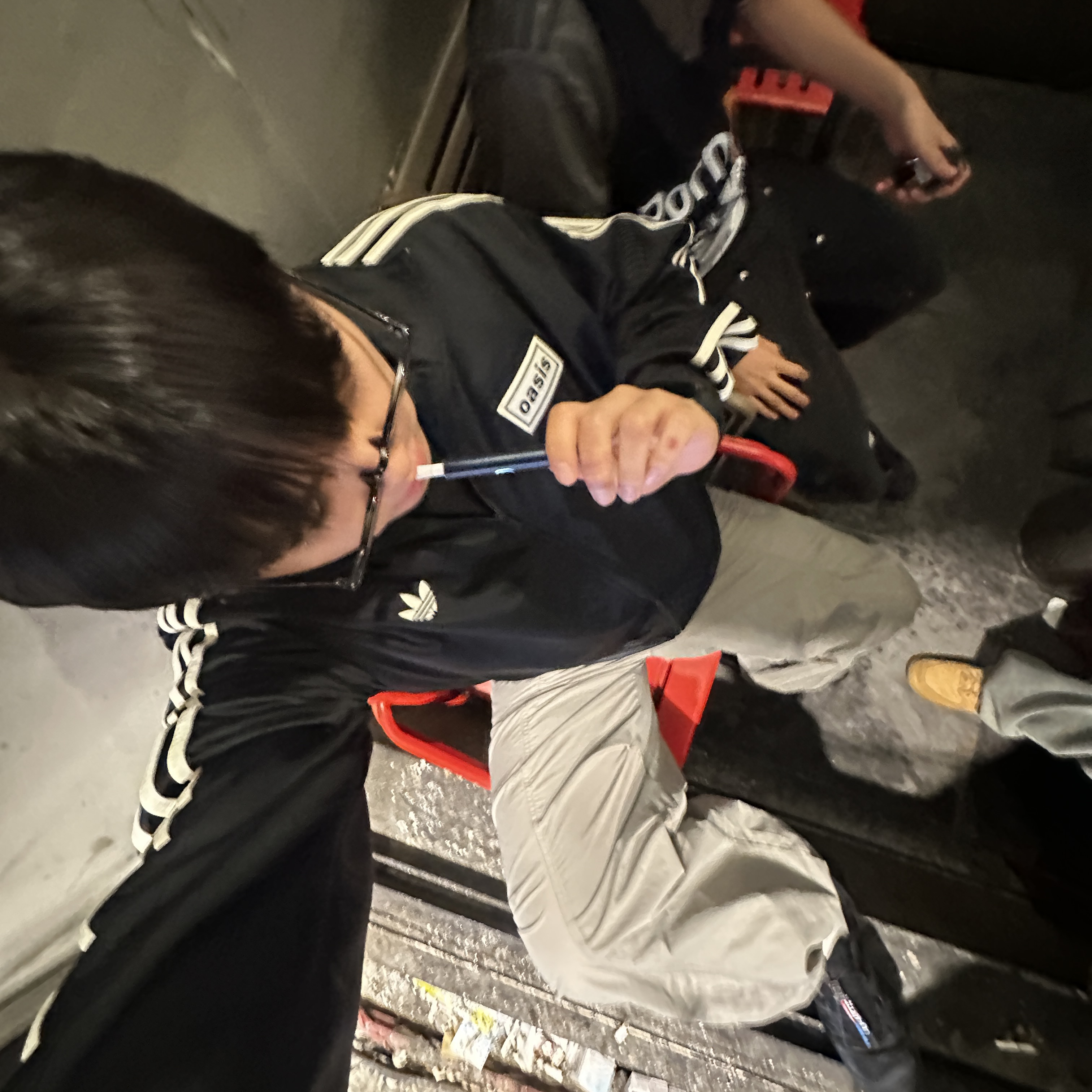 Salomon XT-6 ADV Black, Adidas x Oasis Tour Firebird Track Top Black - US Sizing 착용 스타일
