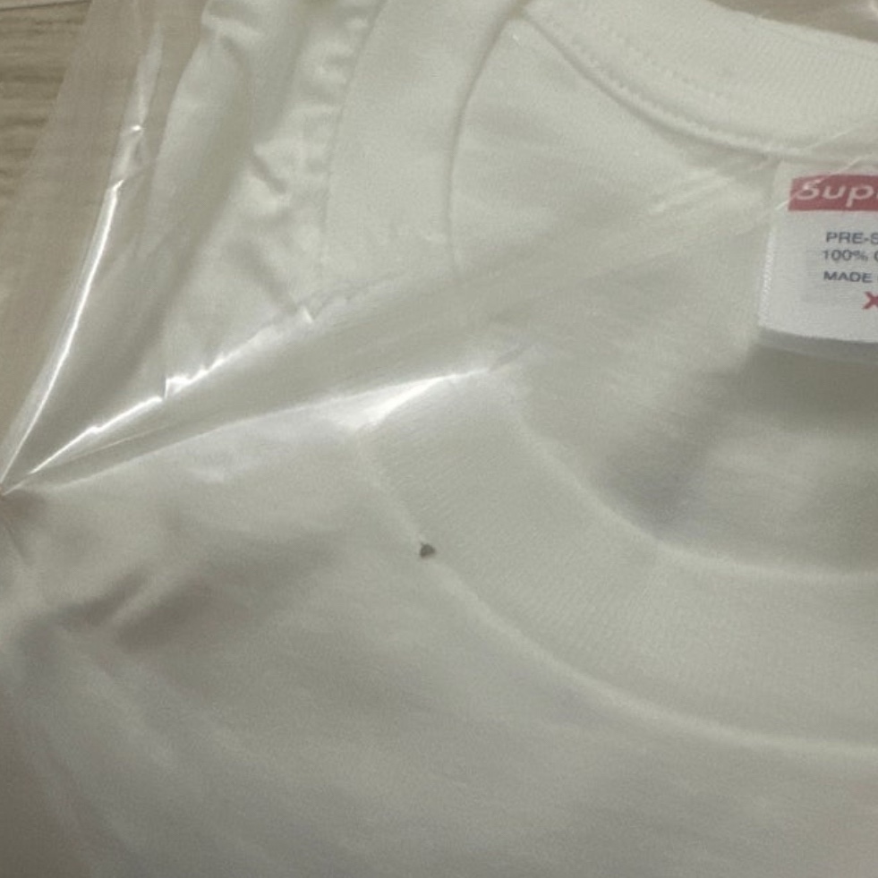 Supreme Futura Box Logo T-Shirt White - 24SS 착용 스타일