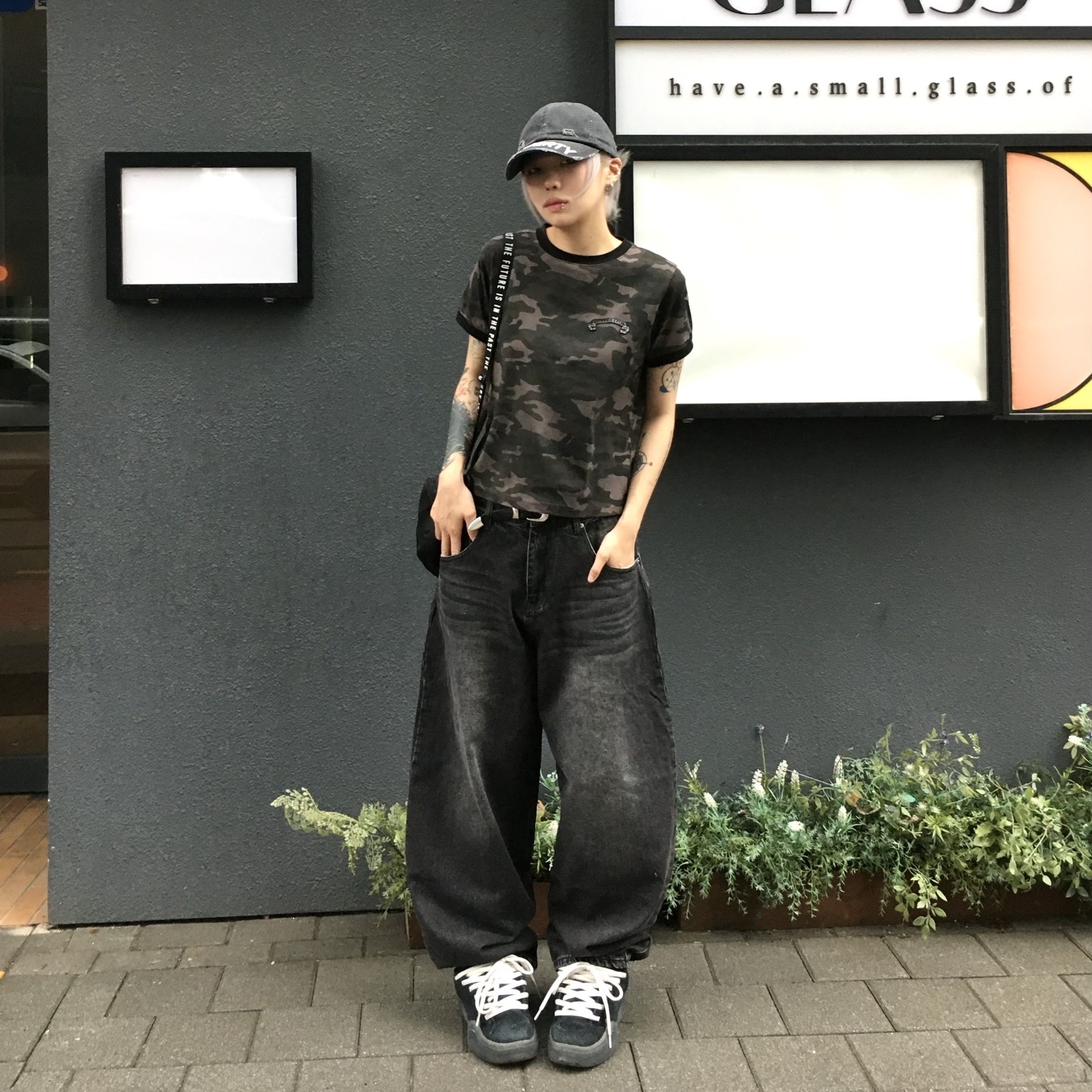 ERL Vamp Skate Shoe Pirate Black, [더블적립] ETCE Washed Property Cap Gray 착용 스타일 - 1