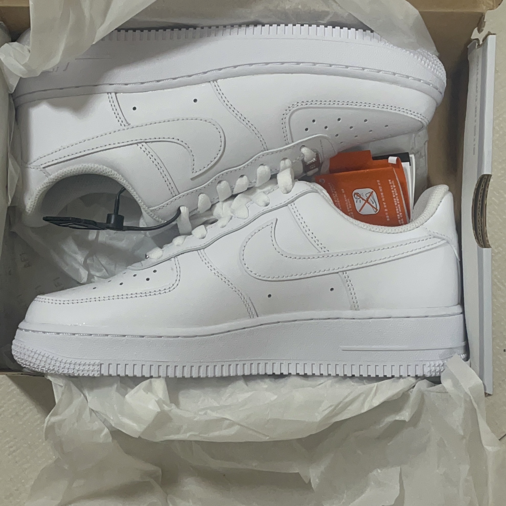 Nike Air Force 1 '07 Low White 착용 스타일 - 1