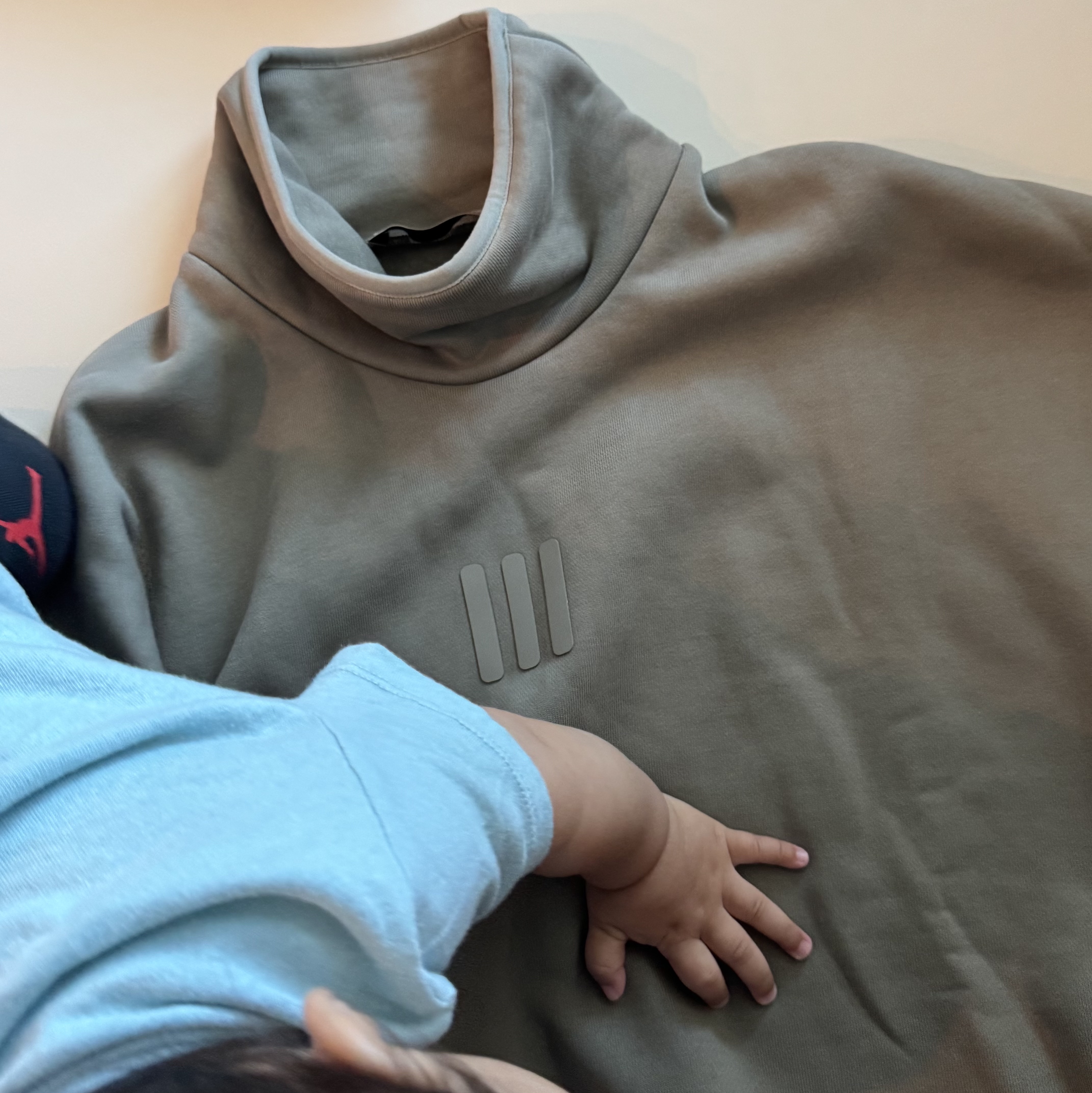 Adidas x Fear Of God Athletics Mock Neck Clay - US Sizing 착용 스타일