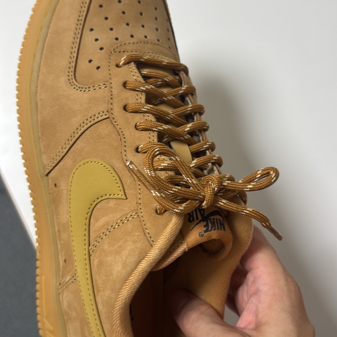 Nike Air Force 1 '07 WB Flax 착용 스타일